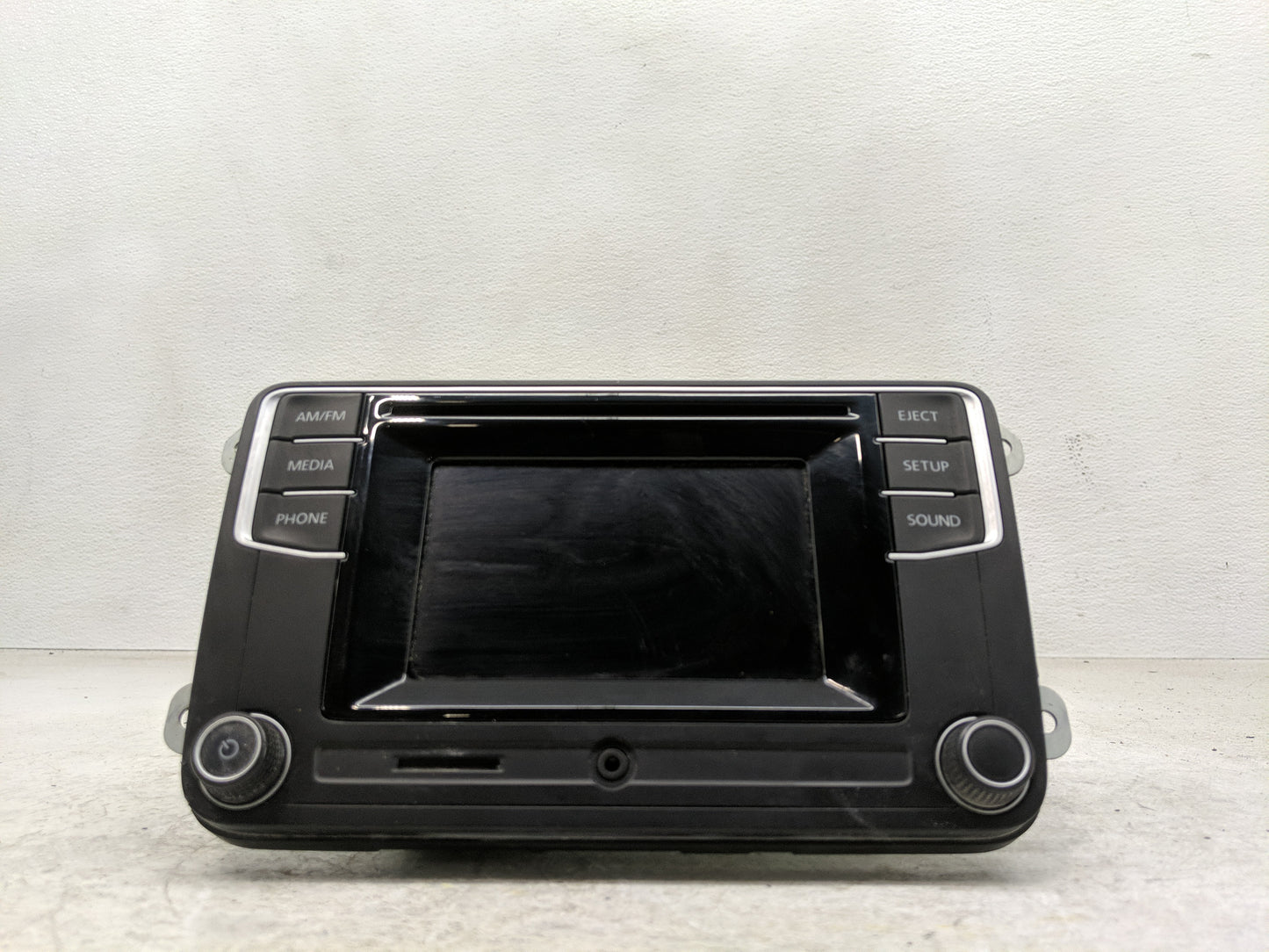 2016 Volkswagen Passat Radio AM FM Cd Player Receiver Replacement P/N:561 035 150 Fits Fits 2013 2014 2015 2017 OEM Used Aut