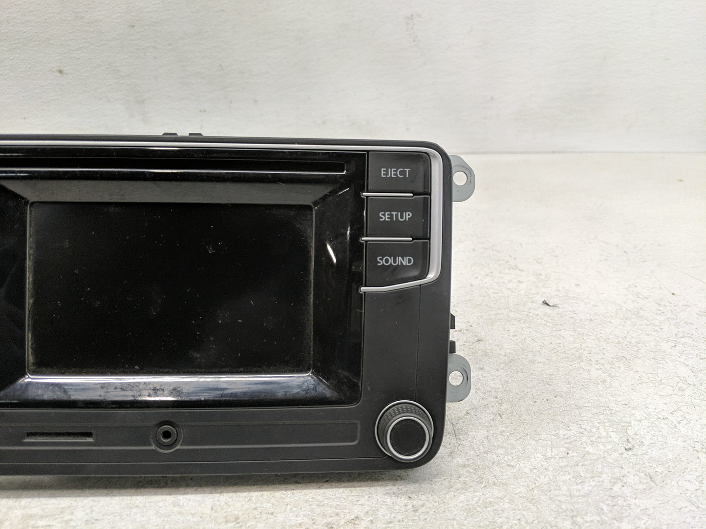 2016 Volkswagen Passat Radio AM FM Cd Player Receiver Replacement P/N:561 035 150 Fits OEM Used Auto Parts - Oemusedautopart