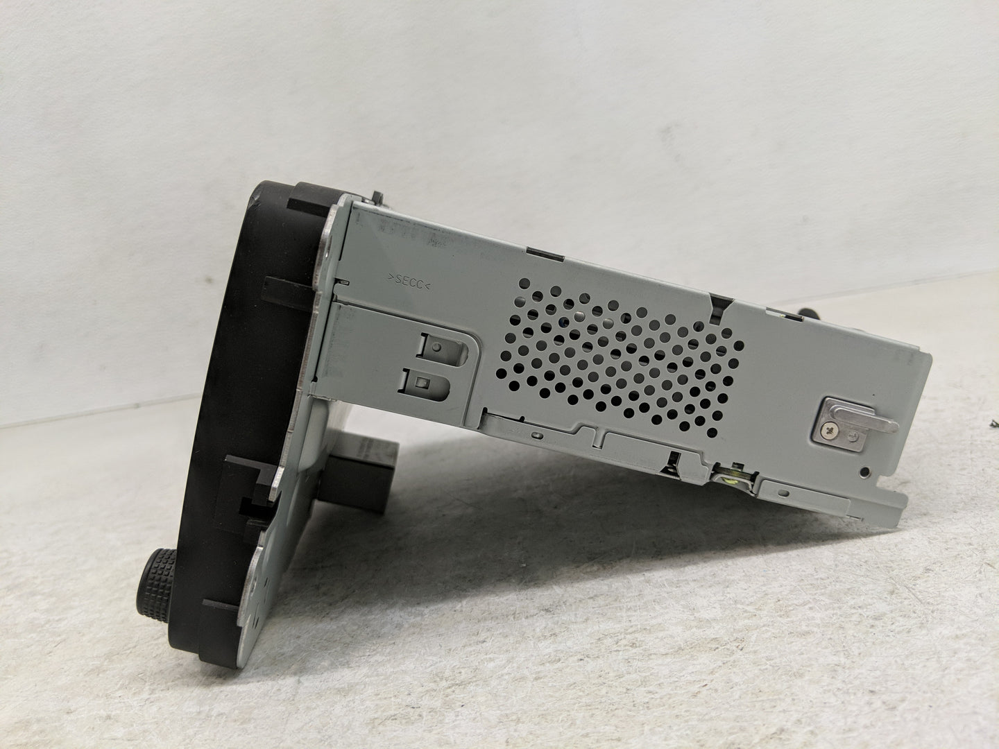 2016 Volkswagen Passat Radio AM FM Cd Player Receiver Replacement P/N:561 035 150 Fits OEM Used Auto Parts - Oemusedautopart