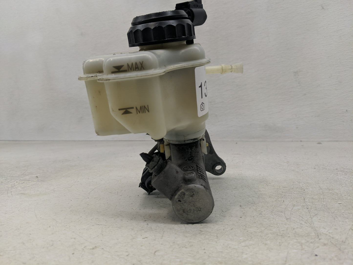 2016-2020 Volkswagen Passat Brake Master Cylinder 1312052 - Oemusedautoparts1.com