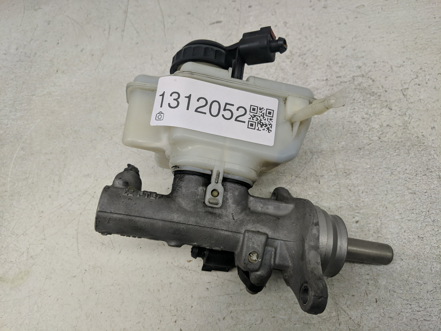 2016-2020 Volkswagen Passat Brake Master Cylinder 1312052 - Oemusedautoparts1.com