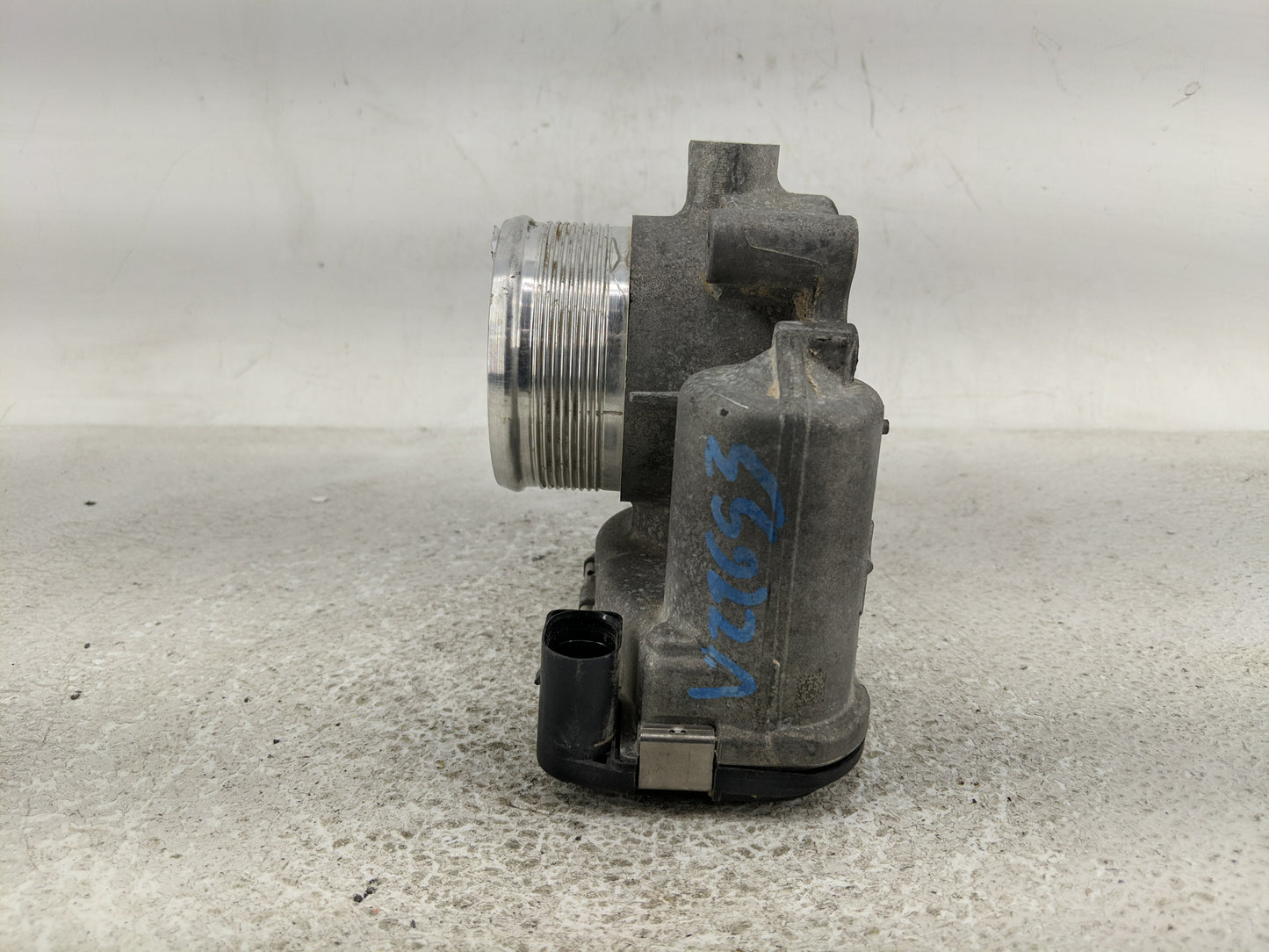 2014-2017 Volkswagen Passat Throttle Body P/N:06K 133 062 AG Fits Fits 2014 2015 2016 2017 OEM Used Auto Parts - Oemusedauto