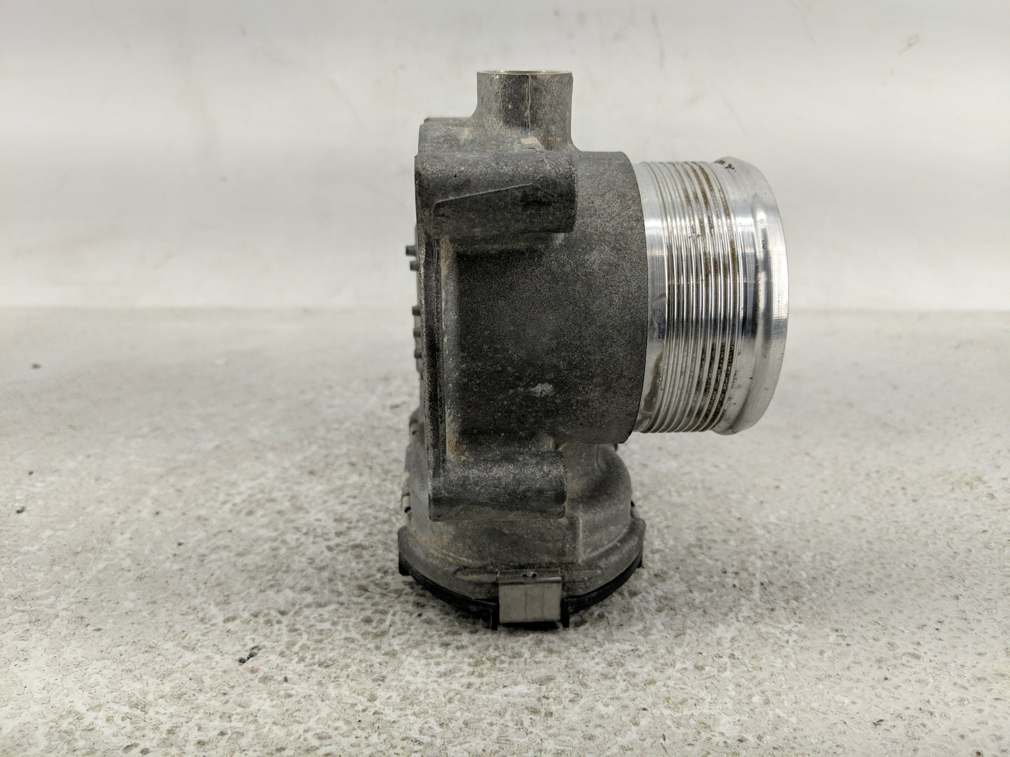 2014-2017 Volkswagen Passat Throttle Body P/N:06K 133 062 AG Fits Fits 2014 2015 2016 2017 OEM Used Auto Parts - Oemusedauto