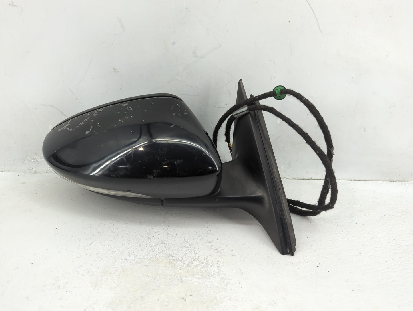 2016-2020 Volkswagen Passat Passenger Side View Mirror - Right Door Mirror OEM Used - Oemusedautoparts1.com