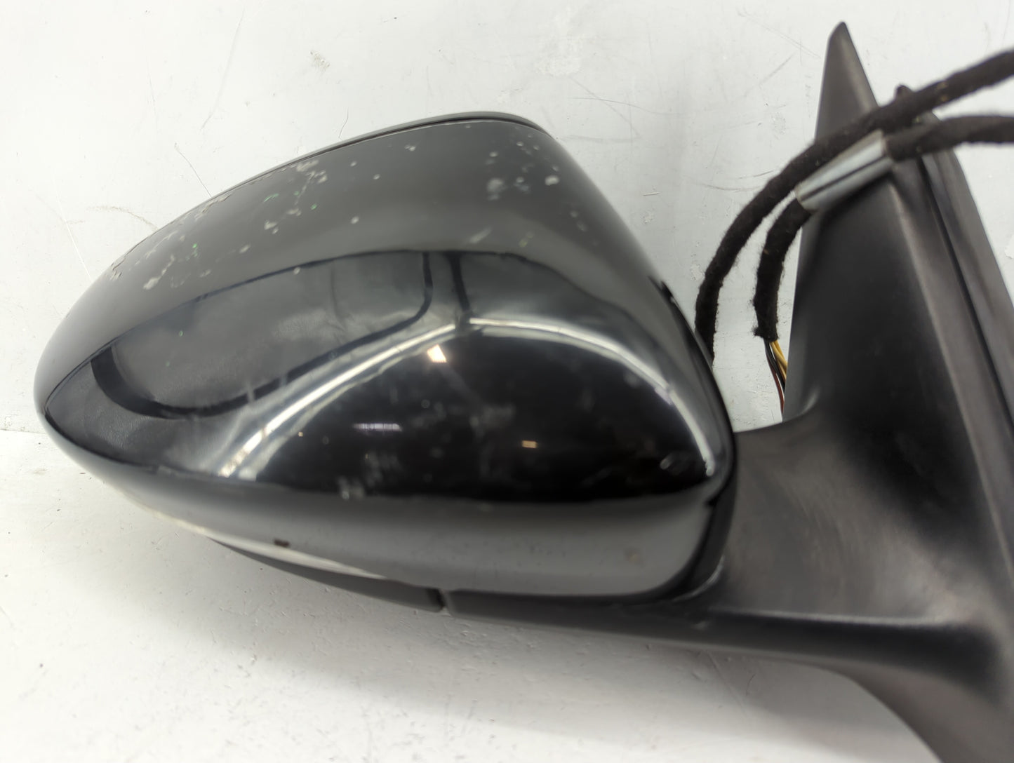 2016-2020 Volkswagen Passat Passenger Side View Mirror - Right Door Mirror OEM Used - Oemusedautoparts1.com