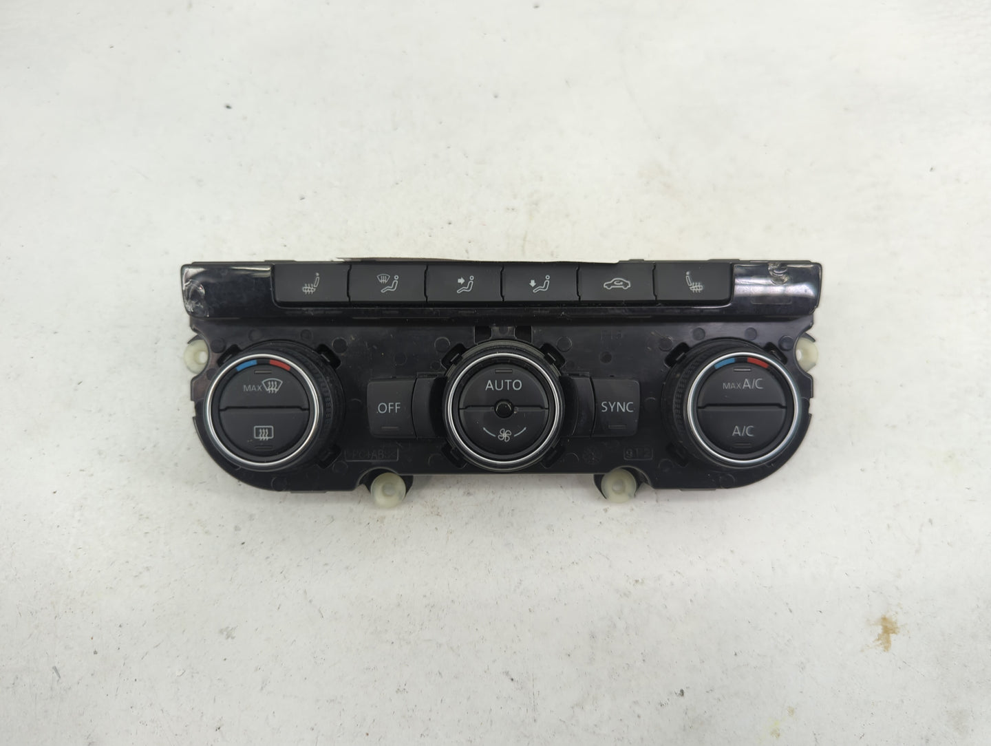 2016-2019 Volkswagen Passat Climate Control Module Temperature AC/Heater Replacement Fits Fits 2016 2017 2018 2019 OEM Used 