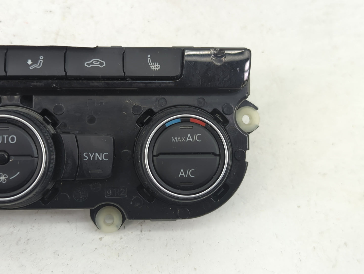 2016-2019 Volkswagen Passat Climate Control Module Temperature AC/Heater Replacement Fits Fits 2016 2017 2018 2019 OEM Used 