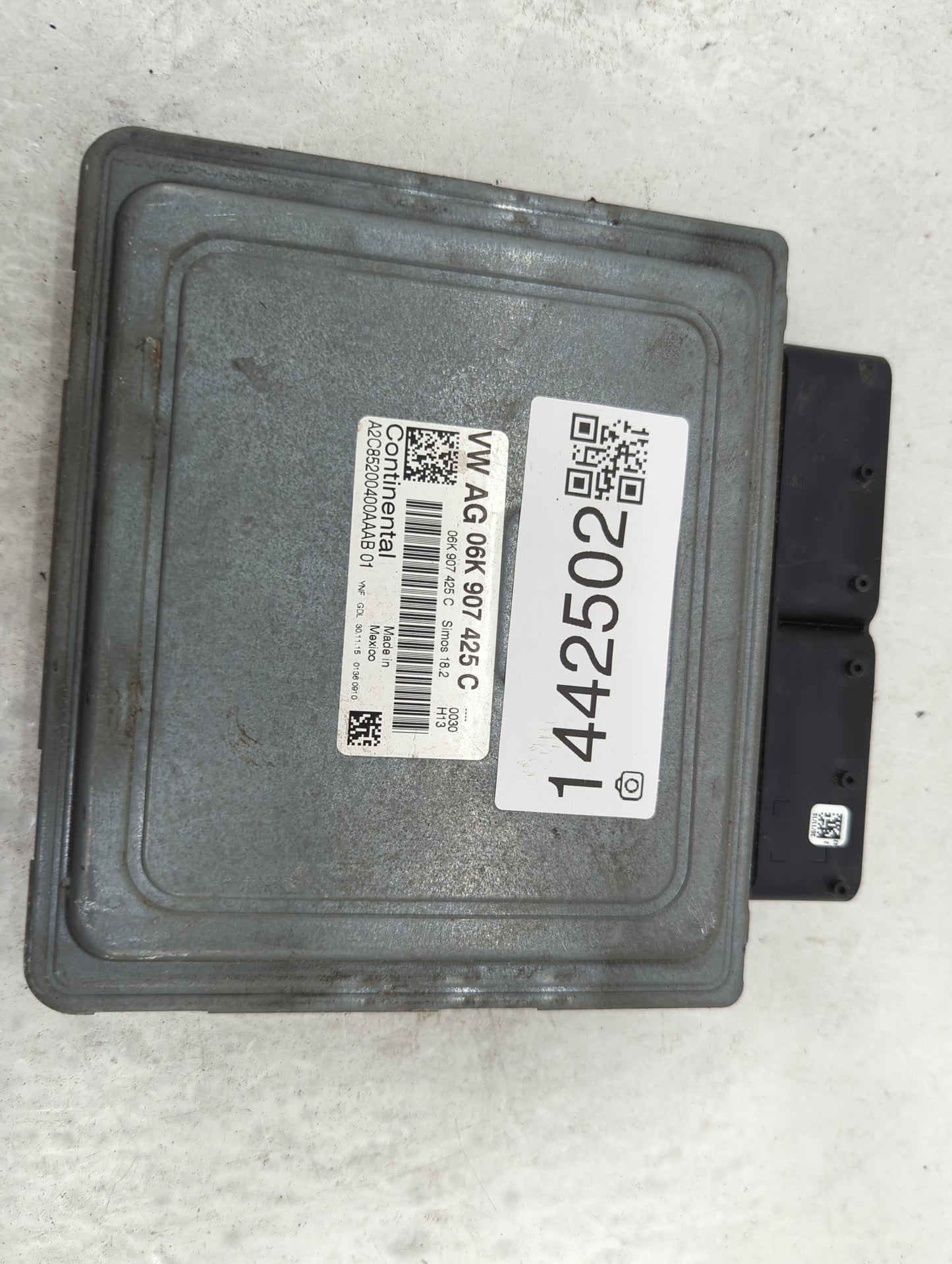 2016-2017 Volkswagen Passat PCM Engine Control Computer ECU ECM PCU OEM P/N:06K907425C A2C85200400AAB01 Fits Fits 2016 2017 