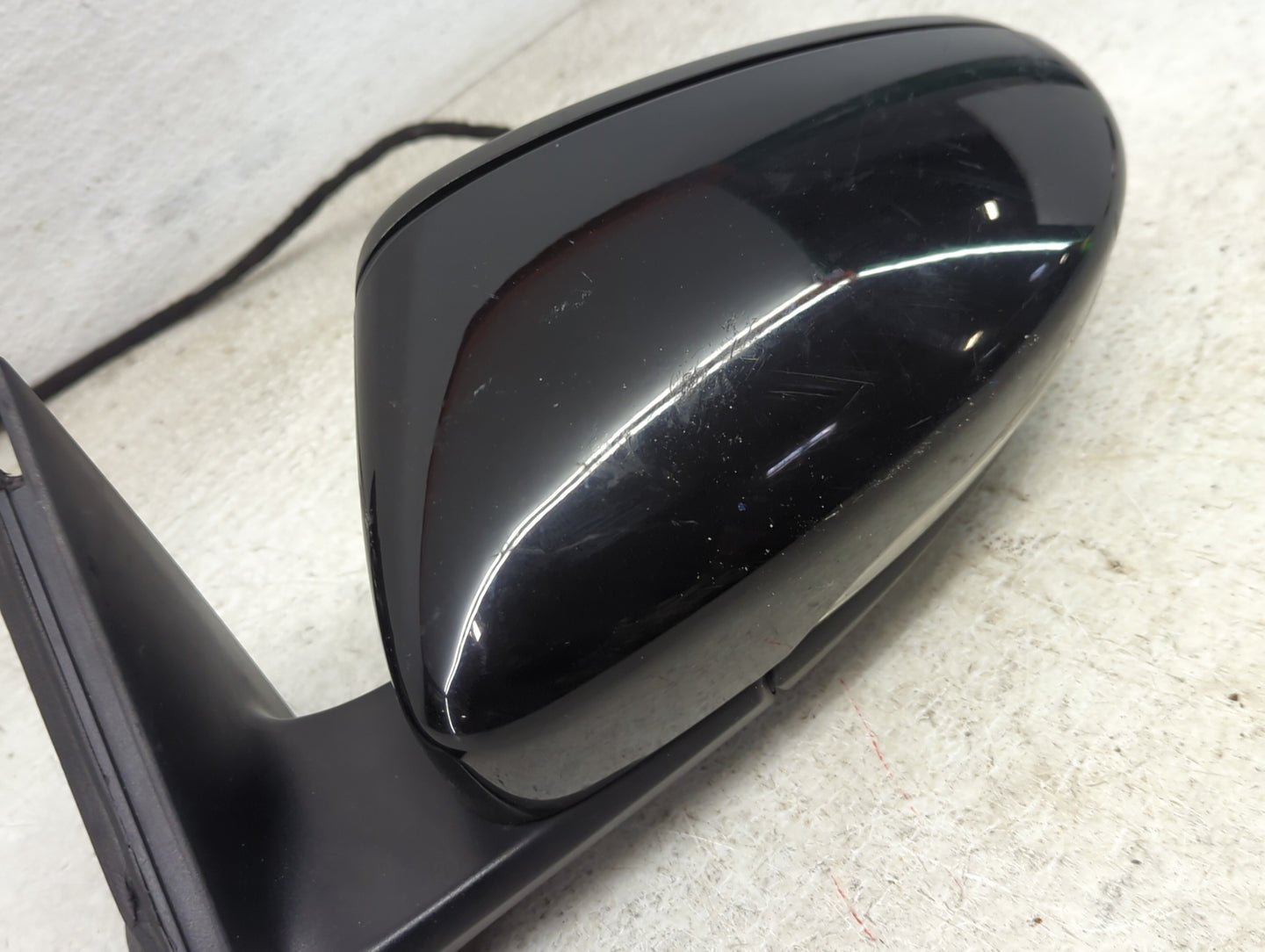 2016-2020 Volkswagen Passat Driver Side View Mirror - Left Door Mirror OEM Used - Oemusedautoparts1.com