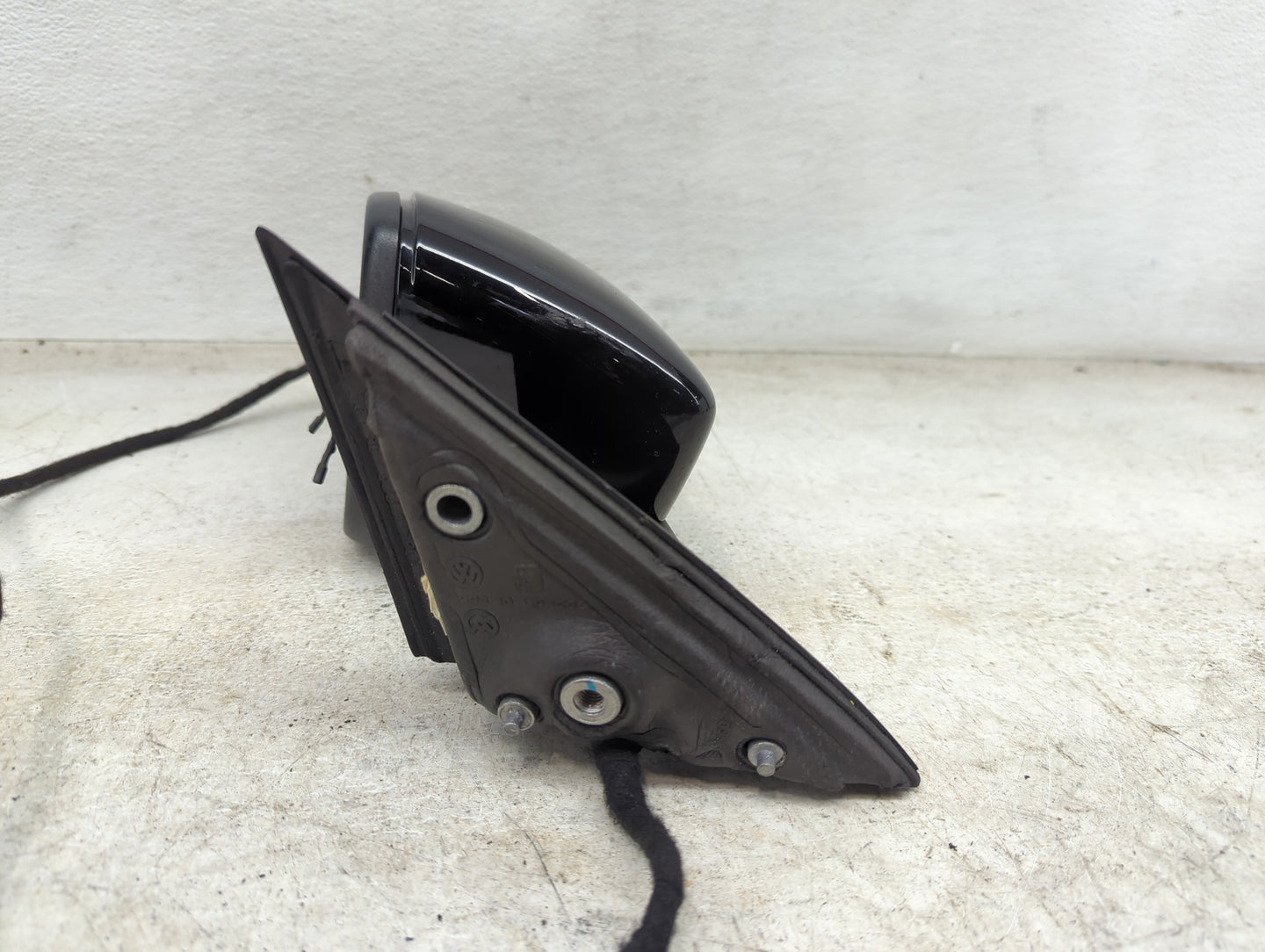 2016-2020 Volkswagen Passat Driver Side View Mirror - Left Door Mirror OEM Used - Oemusedautoparts1.com