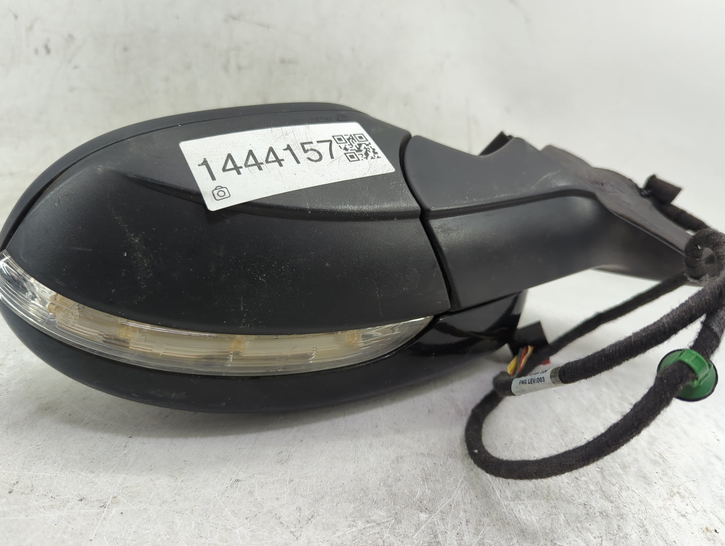 2016-2020 Volkswagen Passat Driver Side View Mirror - Left Door Mirror OEM Used - Oemusedautoparts1.com