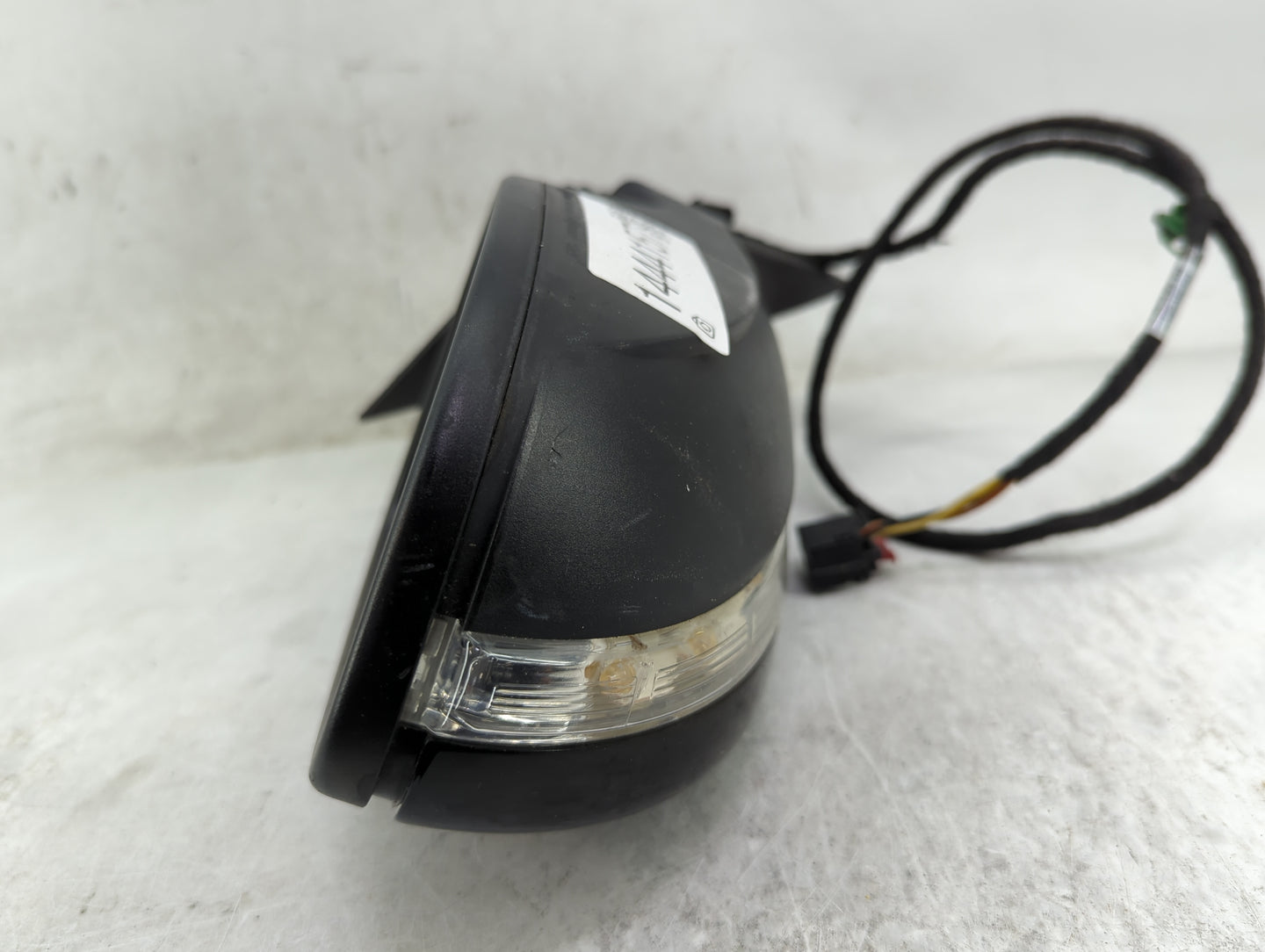 2016-2020 Volkswagen Passat Driver Side View Mirror - Left Door Mirror OEM Used - Oemusedautoparts1.com