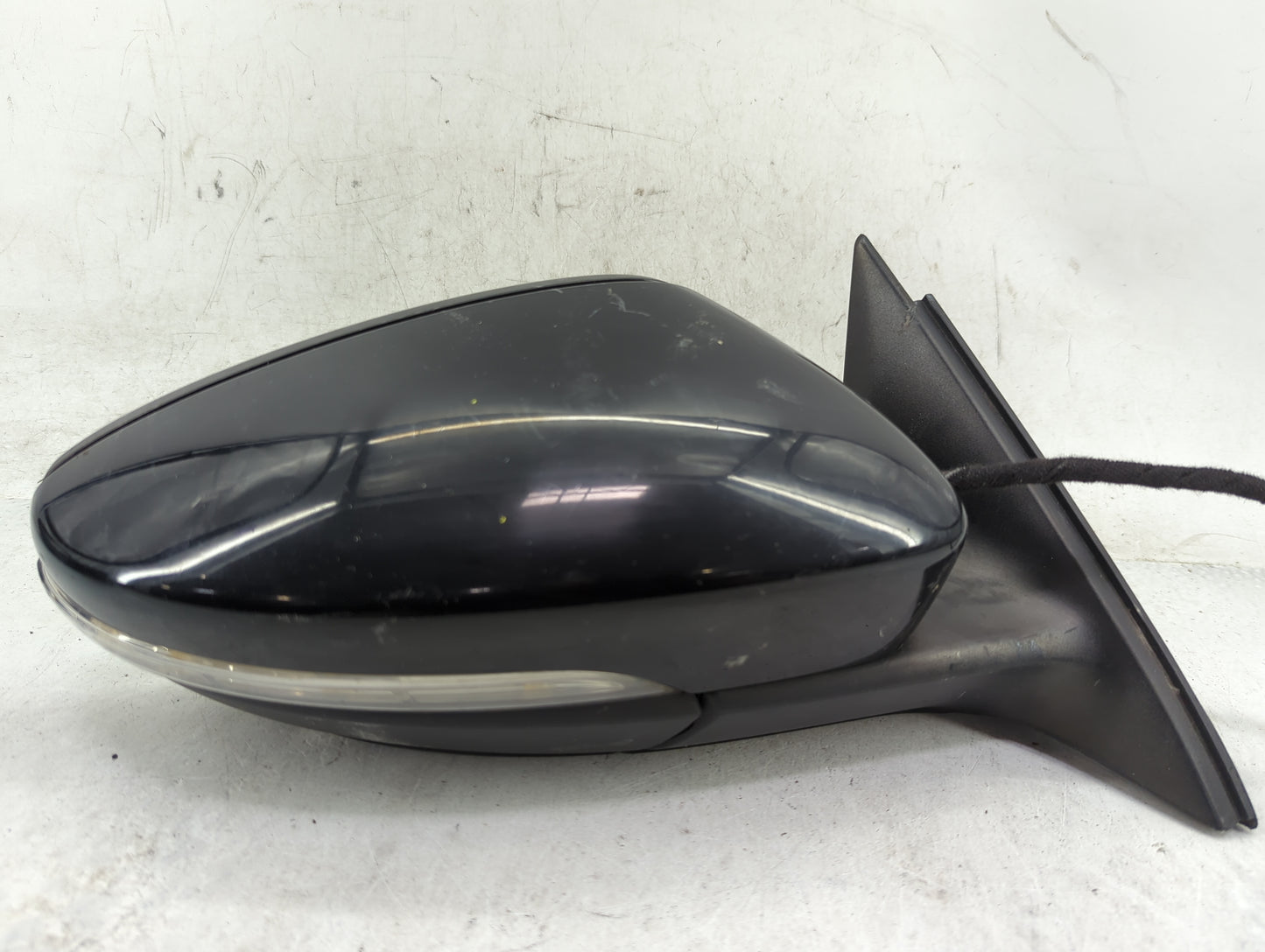 2016-2020 Volkswagen Passat Passenger Side View Mirror - Right Door Mirror OEM Used - Oemusedautoparts1.com
