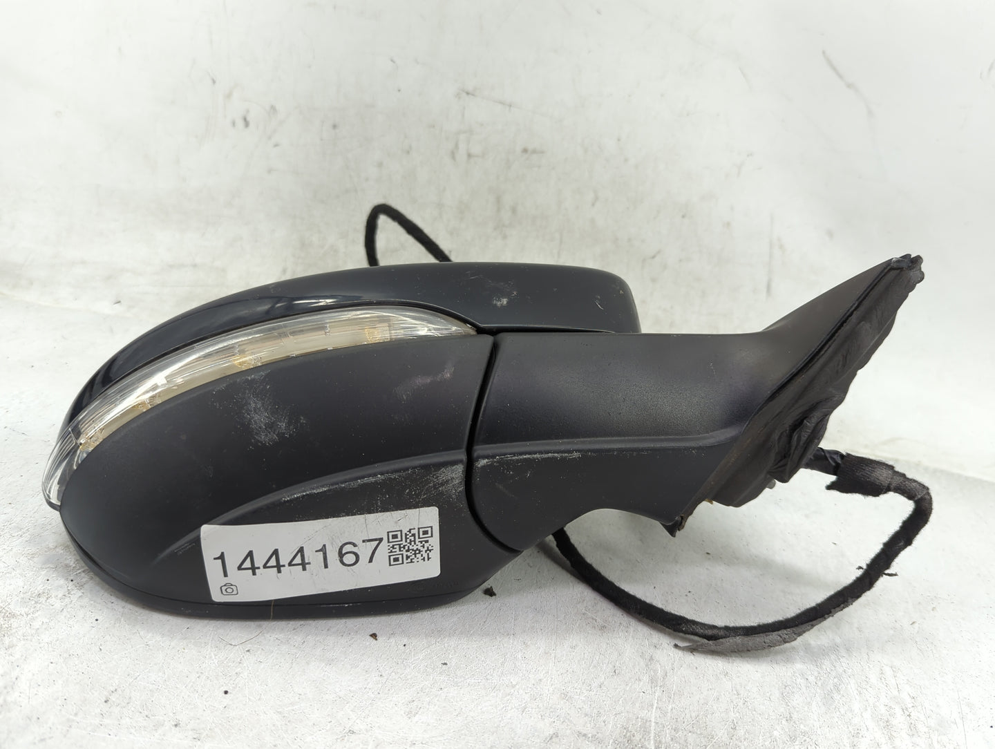 2016-2020 Volkswagen Passat Passenger Side View Mirror - Right Door Mirror OEM Used - Oemusedautoparts1.com