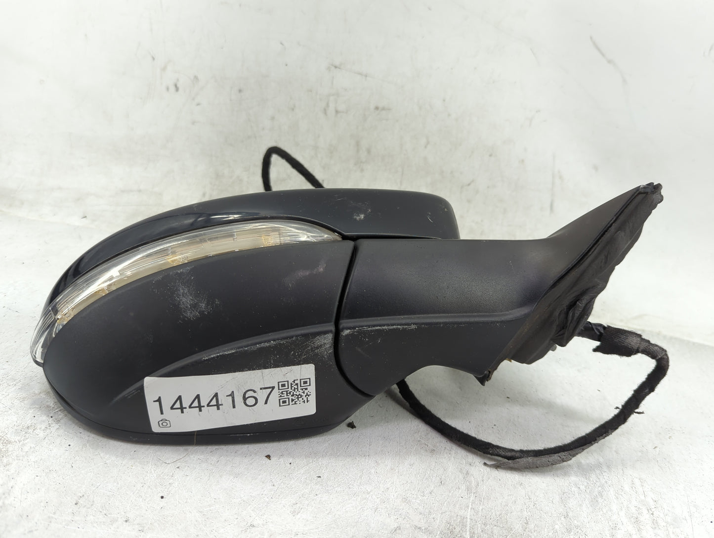 2016-2020 Volkswagen Passat Passenger Side View Mirror - Right Door Mirror OEM Used - Oemusedautoparts1.com