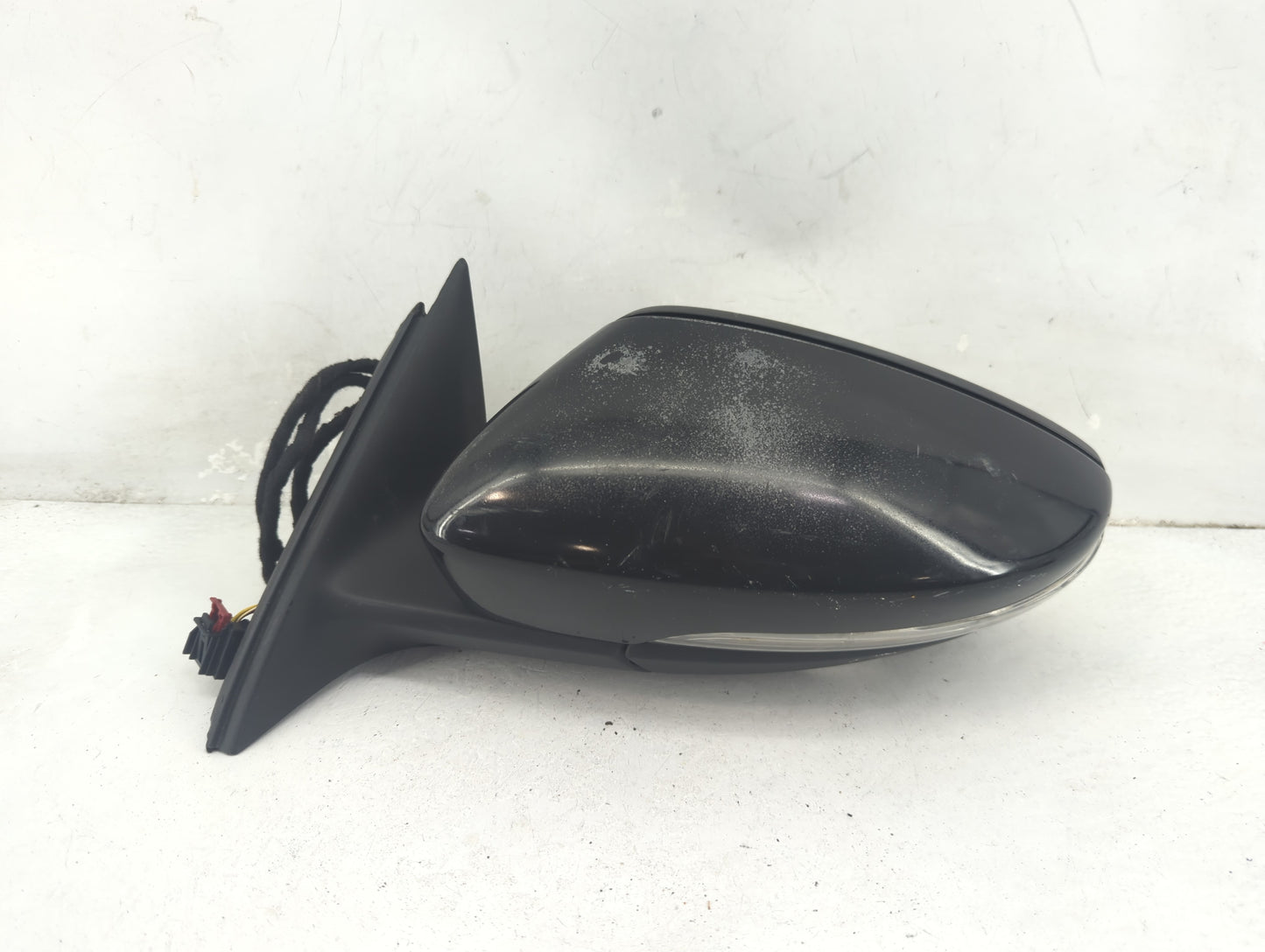 2016-2020 Volkswagen Passat Driver Side View Mirror - Left Door Mirror OEM Used - Oemusedautoparts1.com