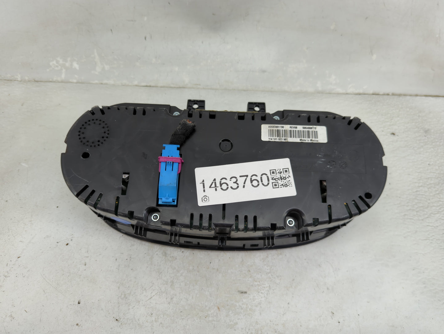 2016-2019 Volkswagen Passat Instrument Cluster Speedometer Gauges P/N:A2C93931700 5904006712 Miles: Fits Fits 2016 2017 2018
