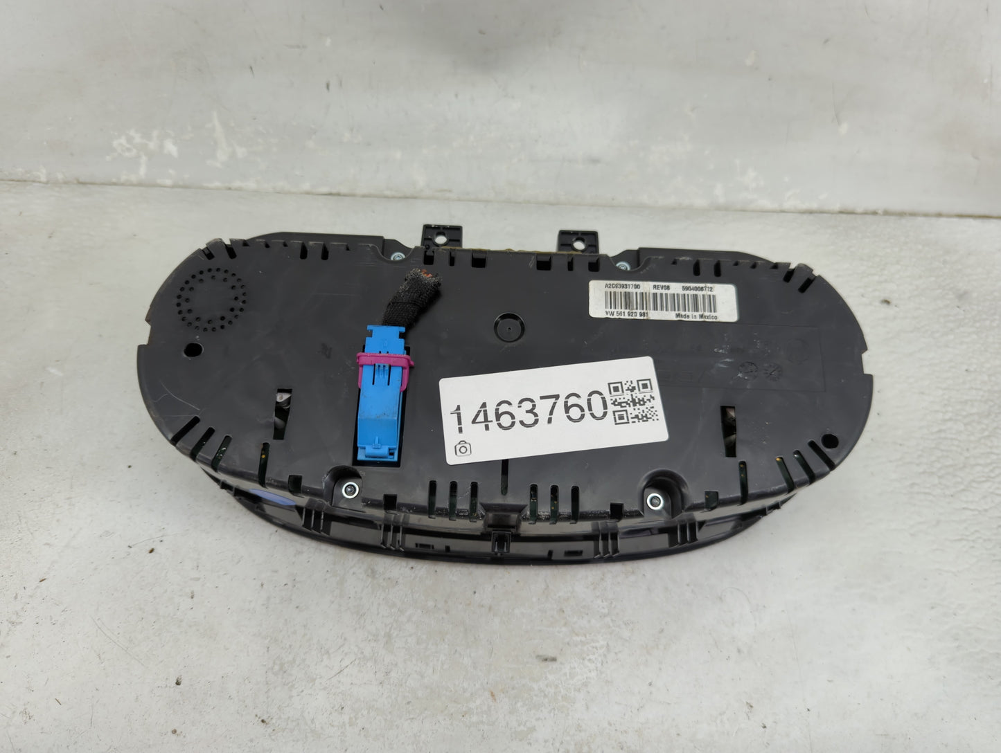 2016-2019 Volkswagen Passat Instrument Cluster Speedometer Gauges P/N:A2C93931700 5904006712 Miles: Fits Fits 2016 2017 2018