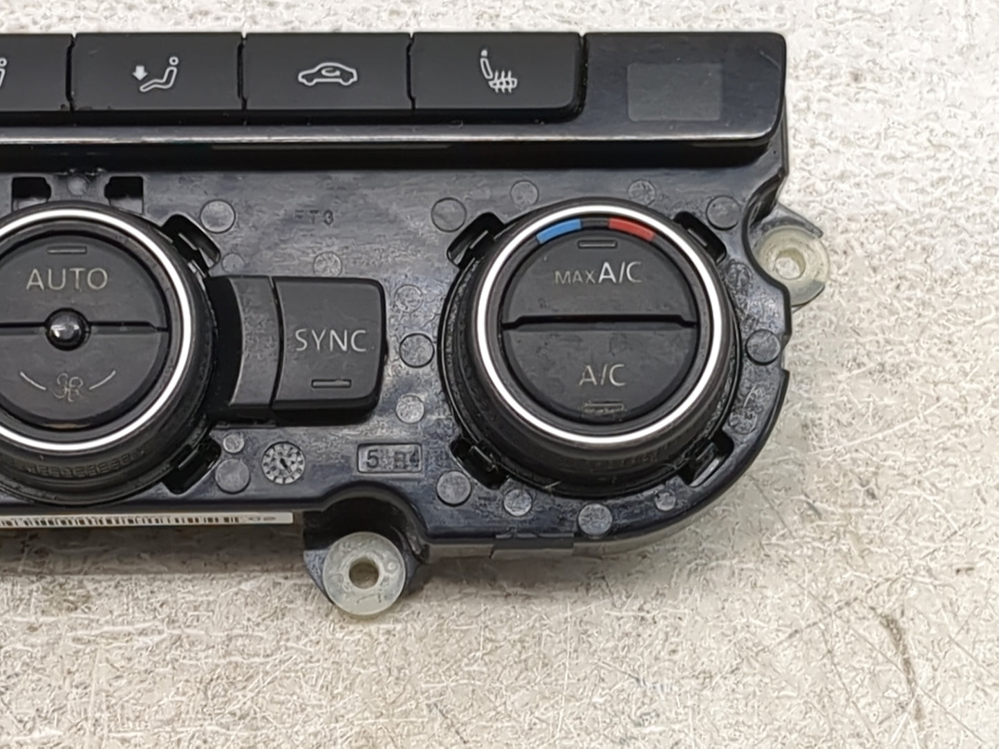 2016-2019 Volkswagen Passat Climate Control Module Temperature AC/Heater Replacement P/N:561 907 044 AM Fits OEM Used Auto P
