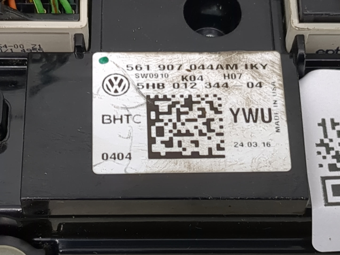 2016-2019 Volkswagen Passat Climate Control Module Temperature AC/Heater Replacement P/N:561 907 044 AM Fits OEM Used Auto P