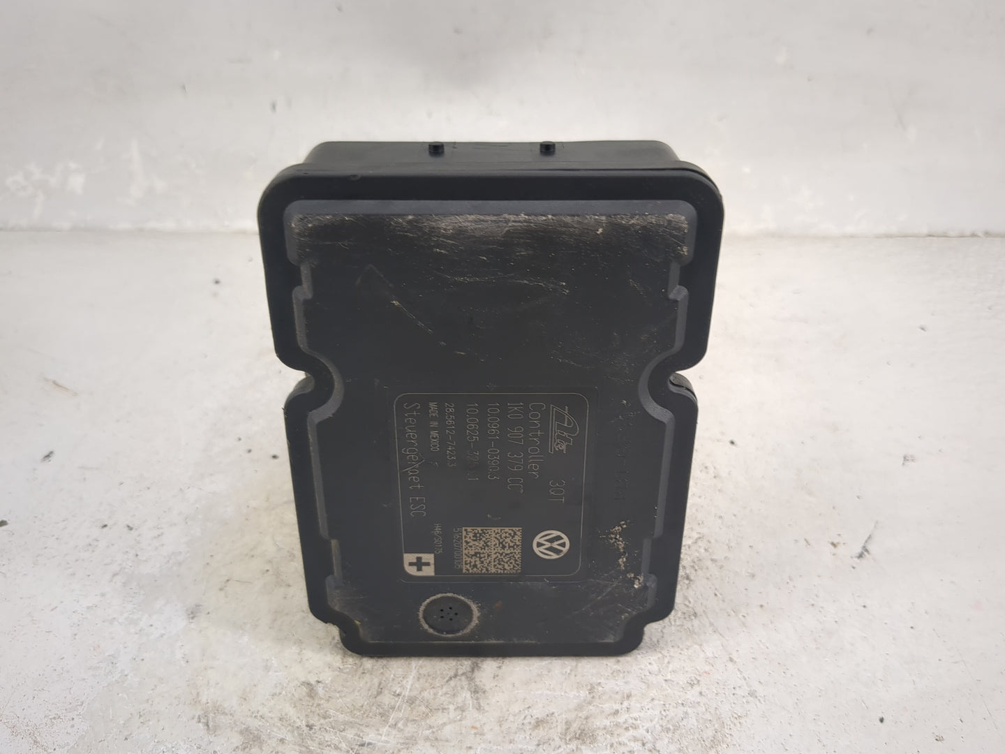 2015-2019 Volkswagen Passat ABS Pump Control Module Replacement P/N:1K0614517EJ 10.0212-1084.4 Fits Fits 2015 2016 2017 2018