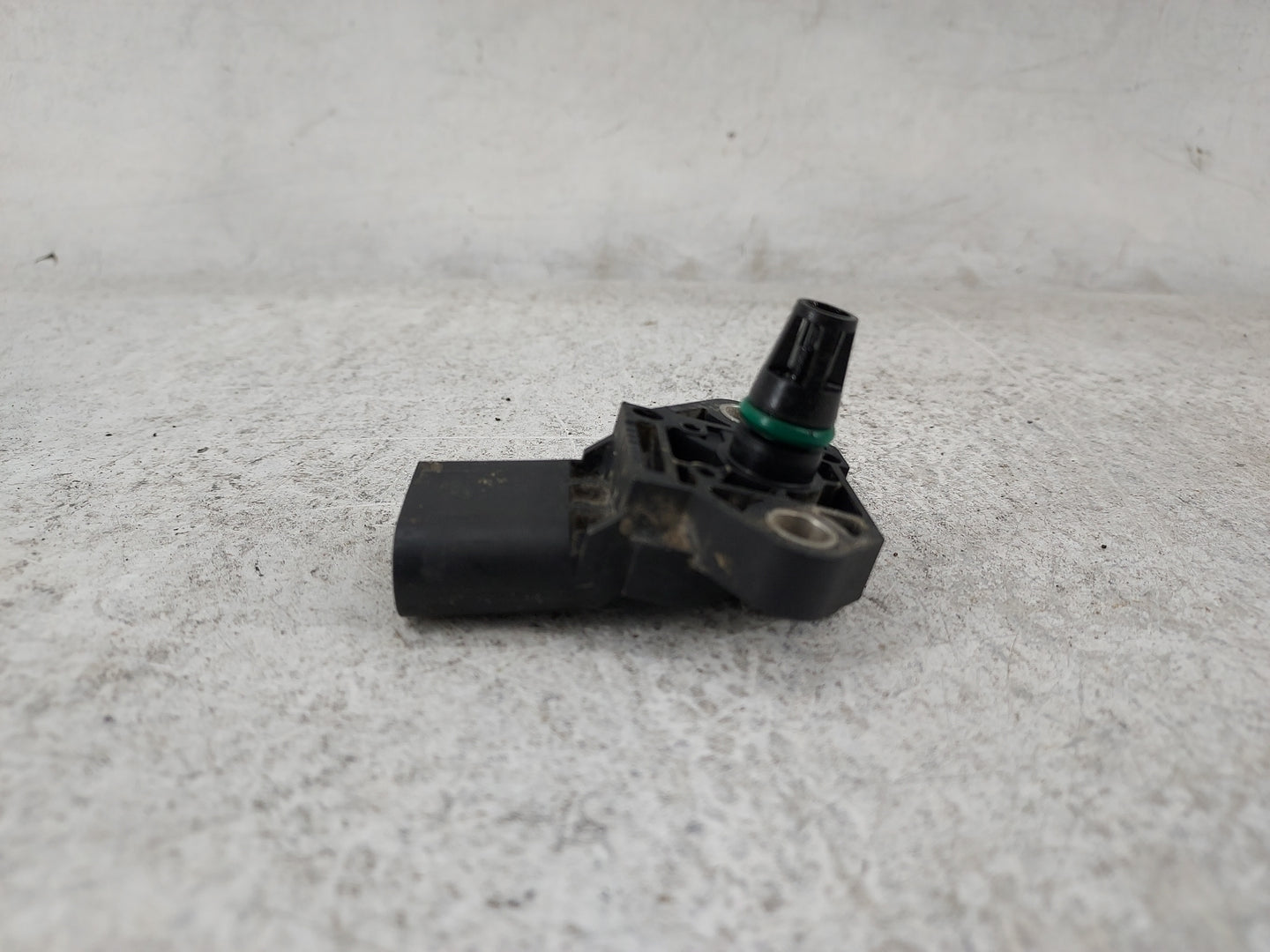 2012-2018 Volkswagen Passat Mass Air Flow Meter Maf - Oemusedautoparts1.com
