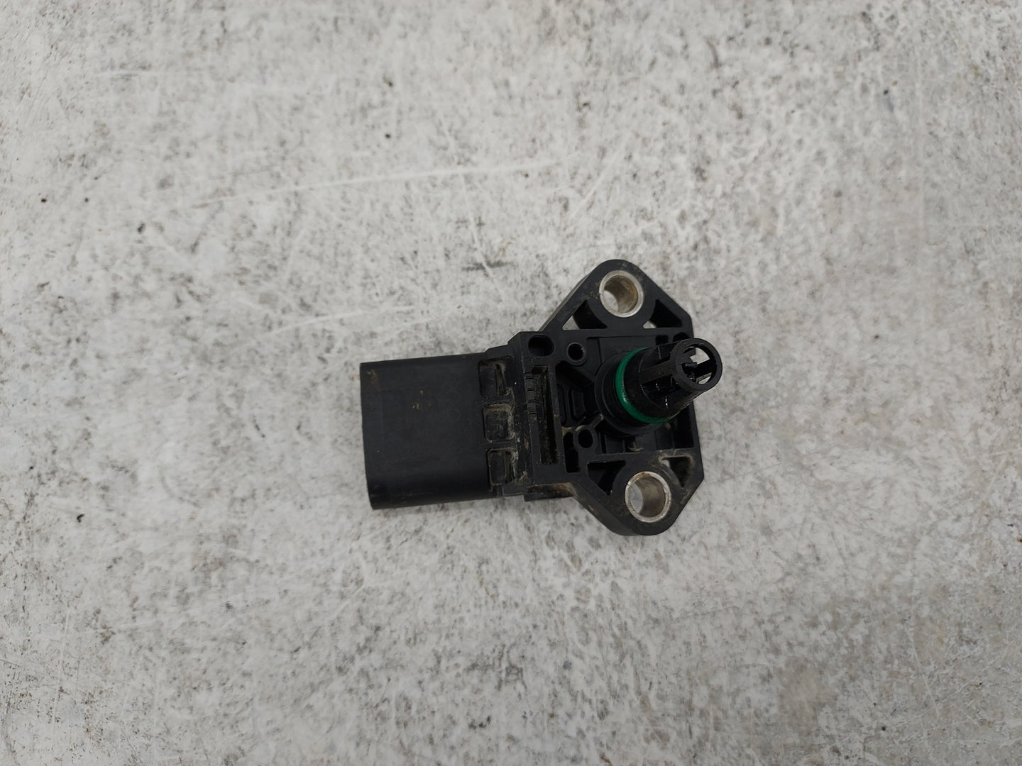 2012-2018 Volkswagen Passat Mass Air Flow Meter Maf - Oemusedautoparts1.com