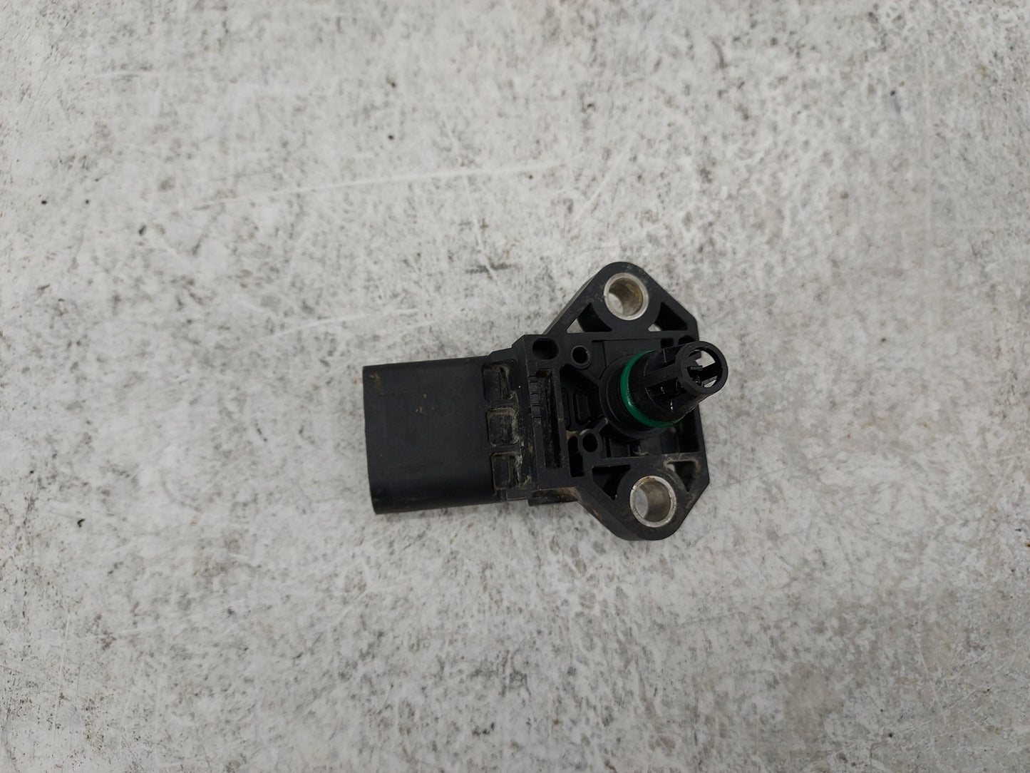 2012-2018 Volkswagen Passat Mass Air Flow Meter Maf - Oemusedautoparts1.com