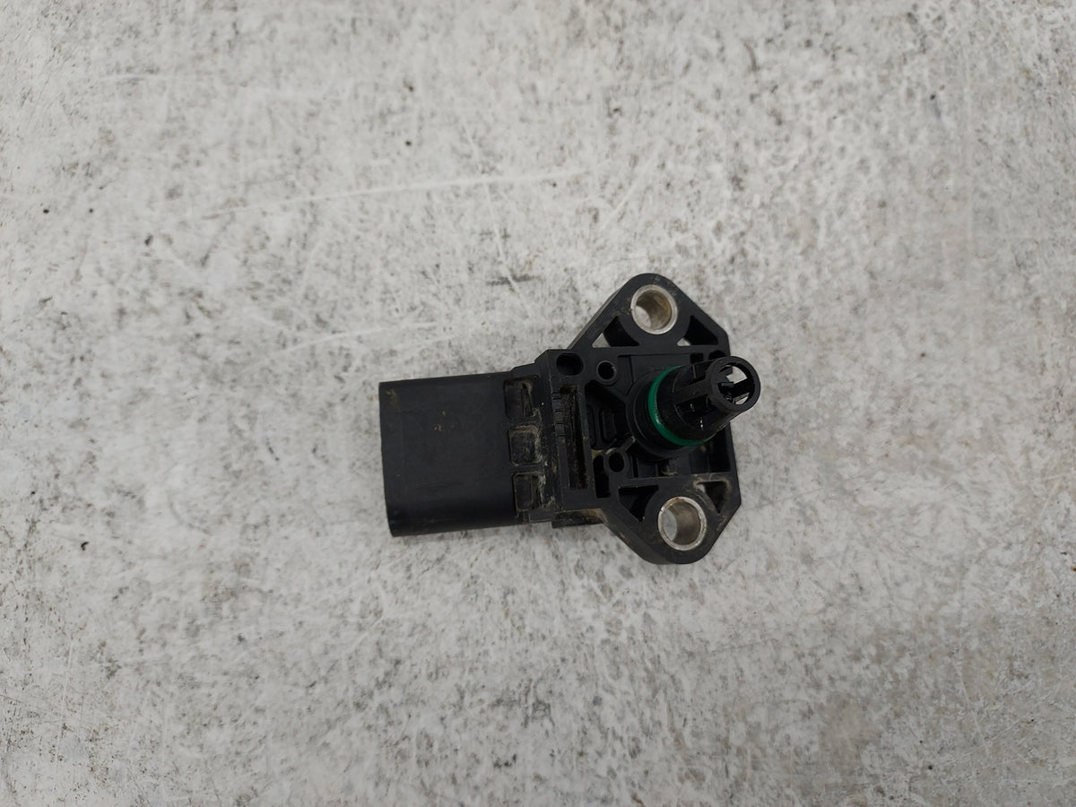 2012-2018 Volkswagen Passat Mass Air Flow Meter Maf Sensor - Oemusedautoparts1.com