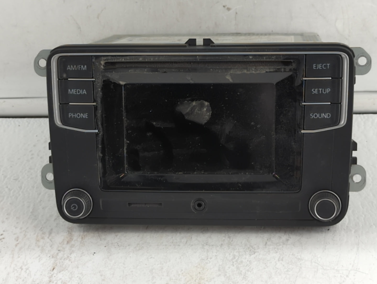 2016 Volkswagen Passat Radio AM FM Cd Player Receiver Replacement P/N:561 035 150 Fits OEM Used Auto Parts - Oemusedautopart