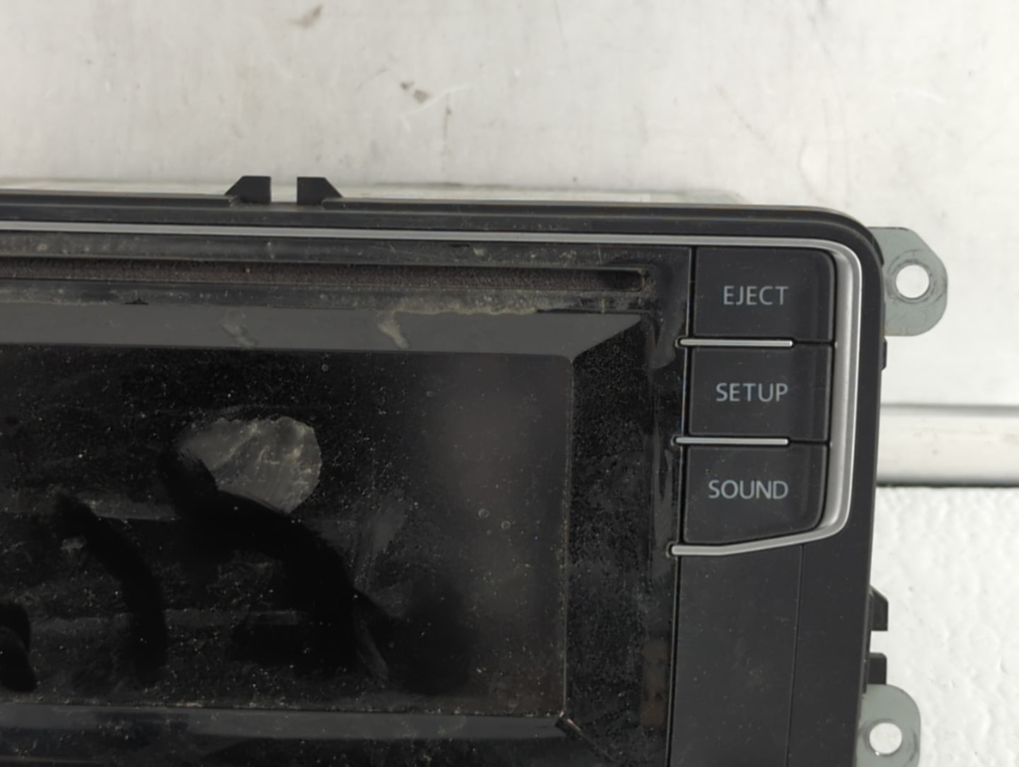 2016 Volkswagen Passat Radio AM FM Cd Player Receiver Replacement P/N:561 035 150 Fits OEM Used Auto Parts - Oemusedautopart