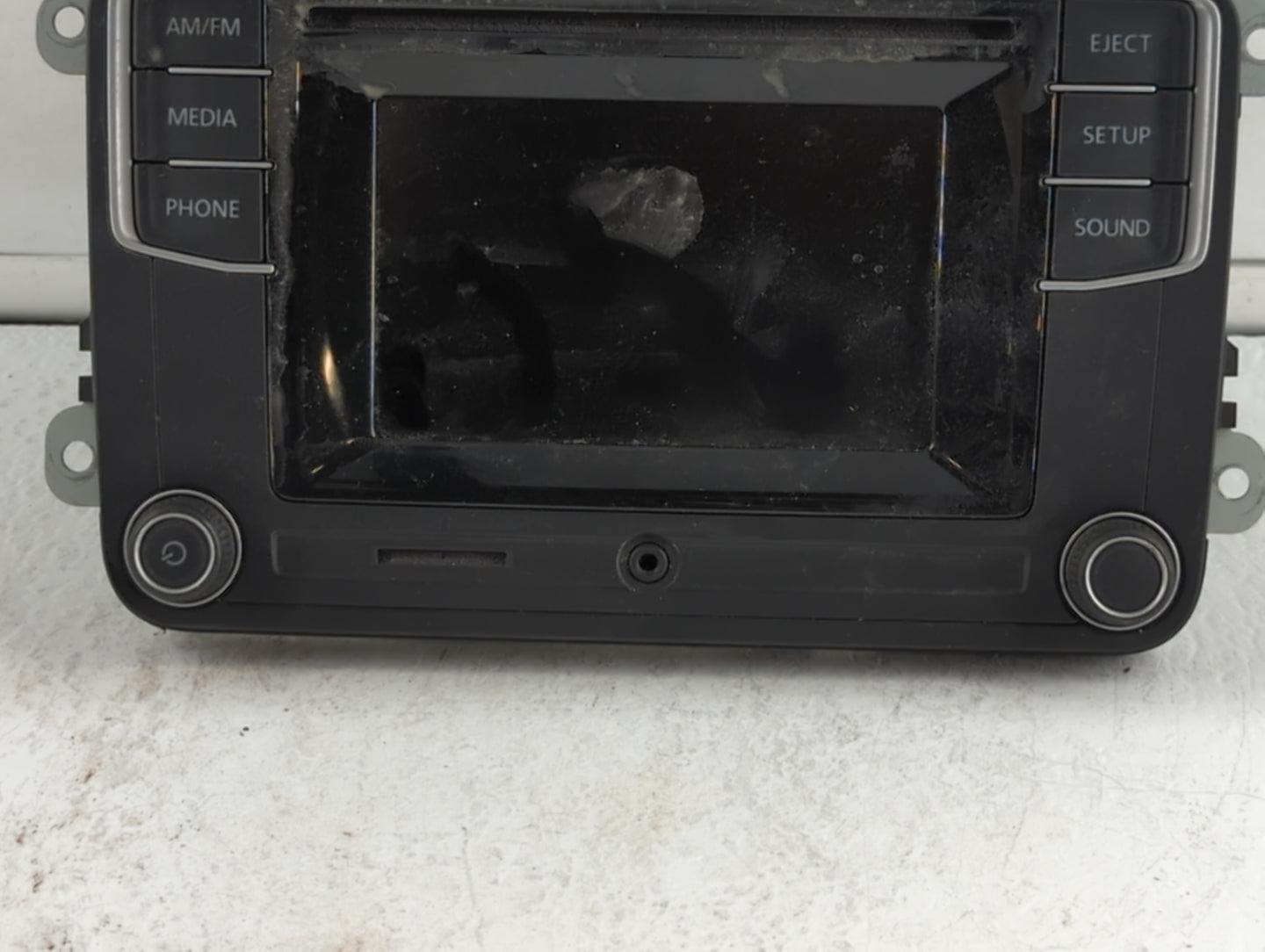 2016 Volkswagen Passat Radio AM FM Cd Player Receiver Replacement P/N:561 035 150 Fits OEM Used Auto Parts - Oemusedautopart