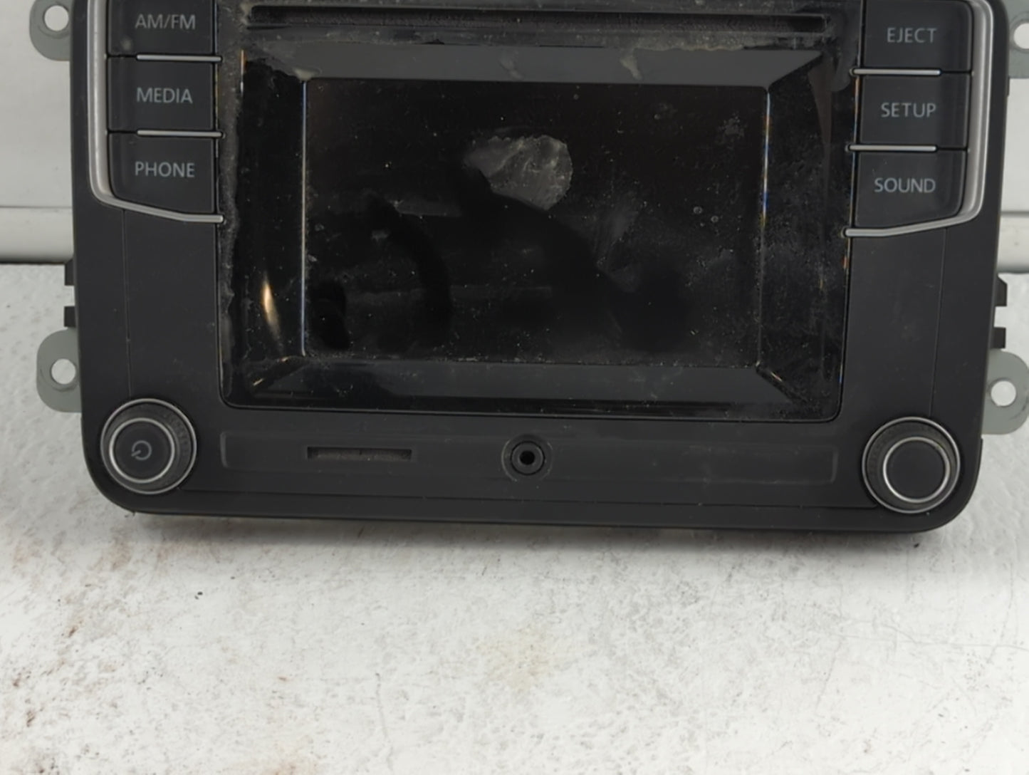 2016 Volkswagen Passat Radio AM FM Cd Player Receiver Replacement P/N:561 035 150 Fits OEM Used Auto Parts - Oemusedautopart