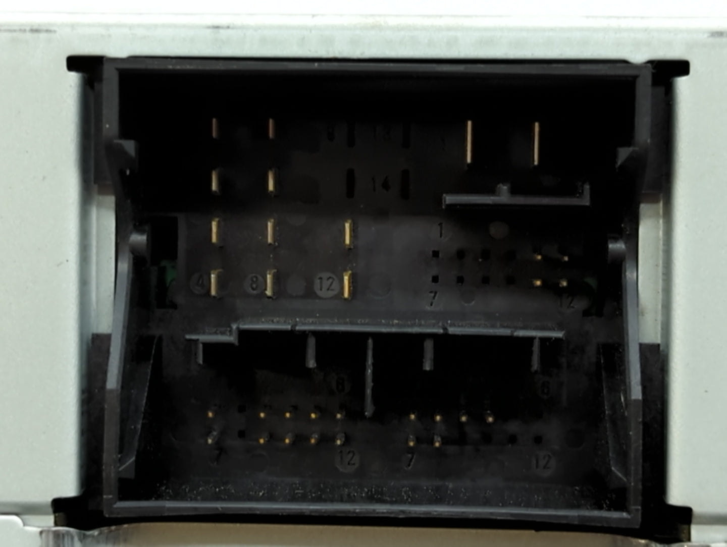 2016-2016 Volkswagen Passat Am Fm Cd Player Radio Receiver - Oemusedautoparts1.com