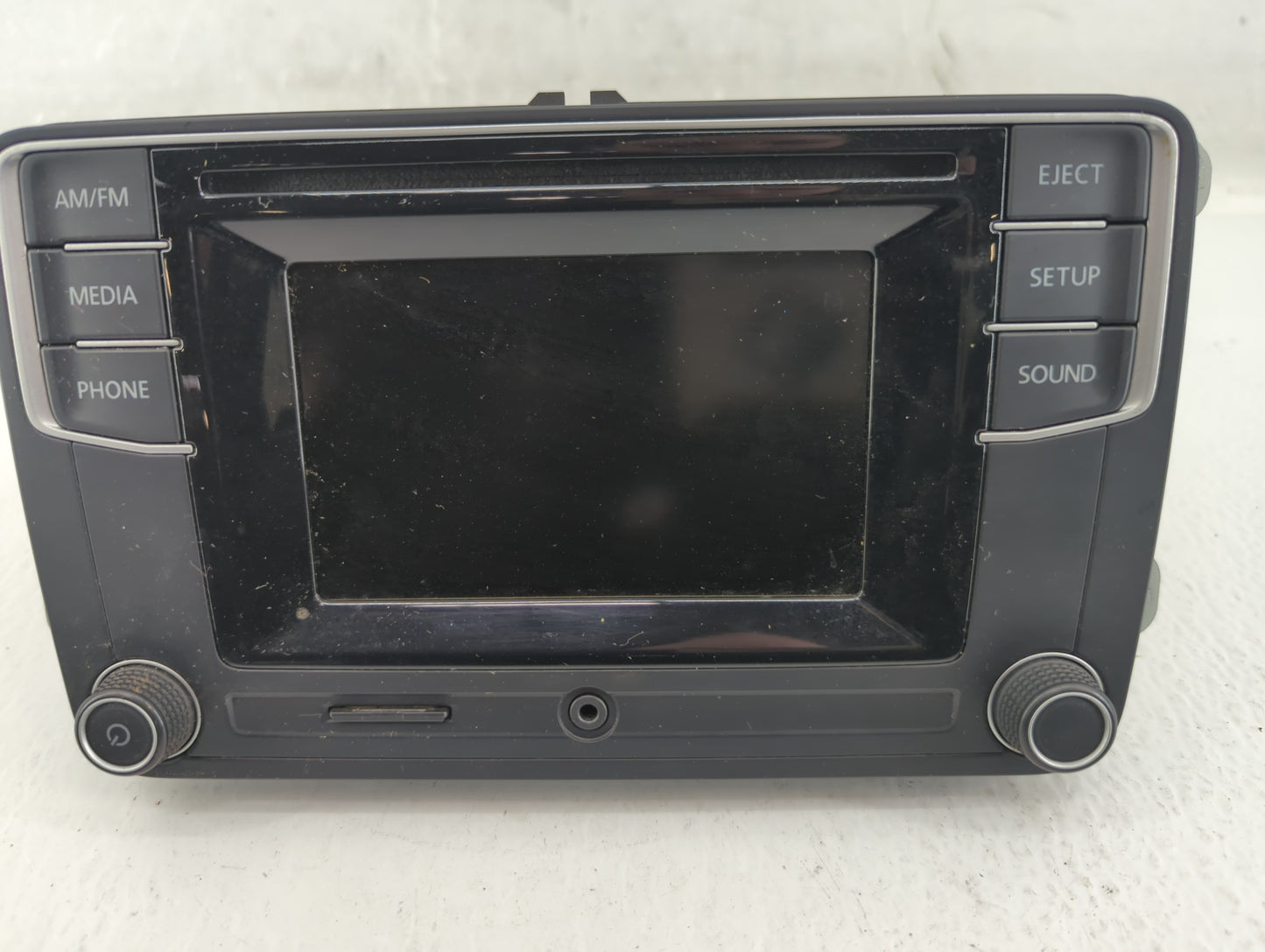 2016 Volkswagen Passat Radio AM FM Cd Player Receiver Replacement P/N:561 035 150 Fits OEM Used Auto Parts - Oemusedautopart