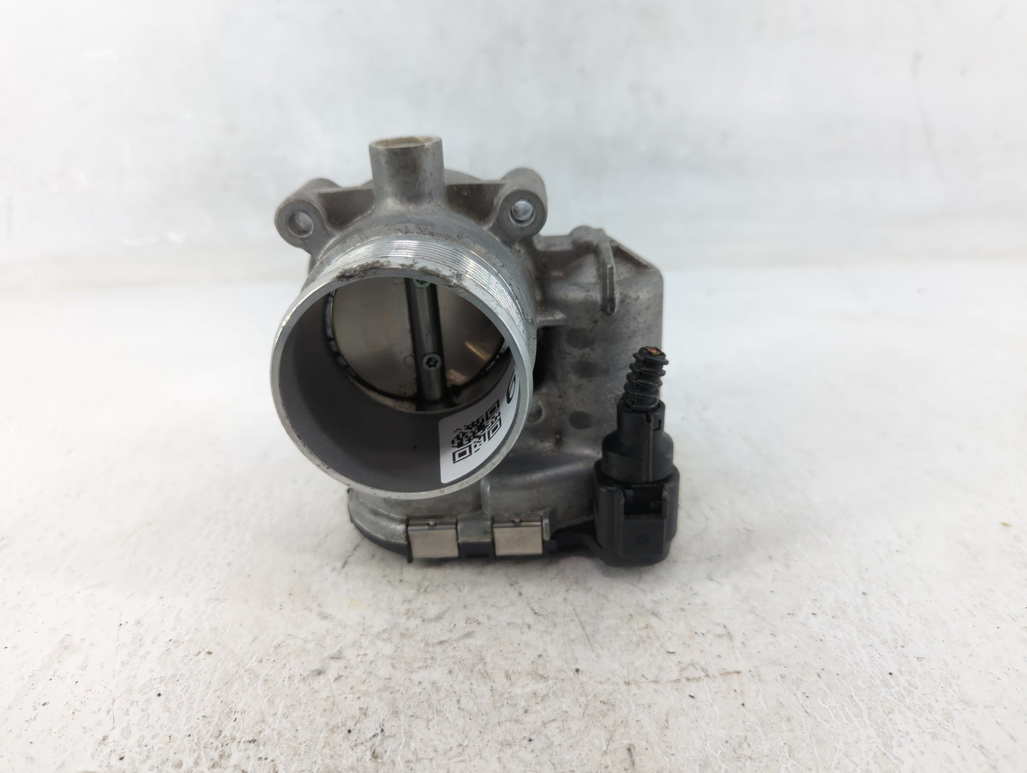 2014-2017 Volkswagen Passat Throttle Body P/N:06K 133 062 E Fits Fits 2014 2015 2016 2017 OEM Used Auto Parts - Oemusedautop