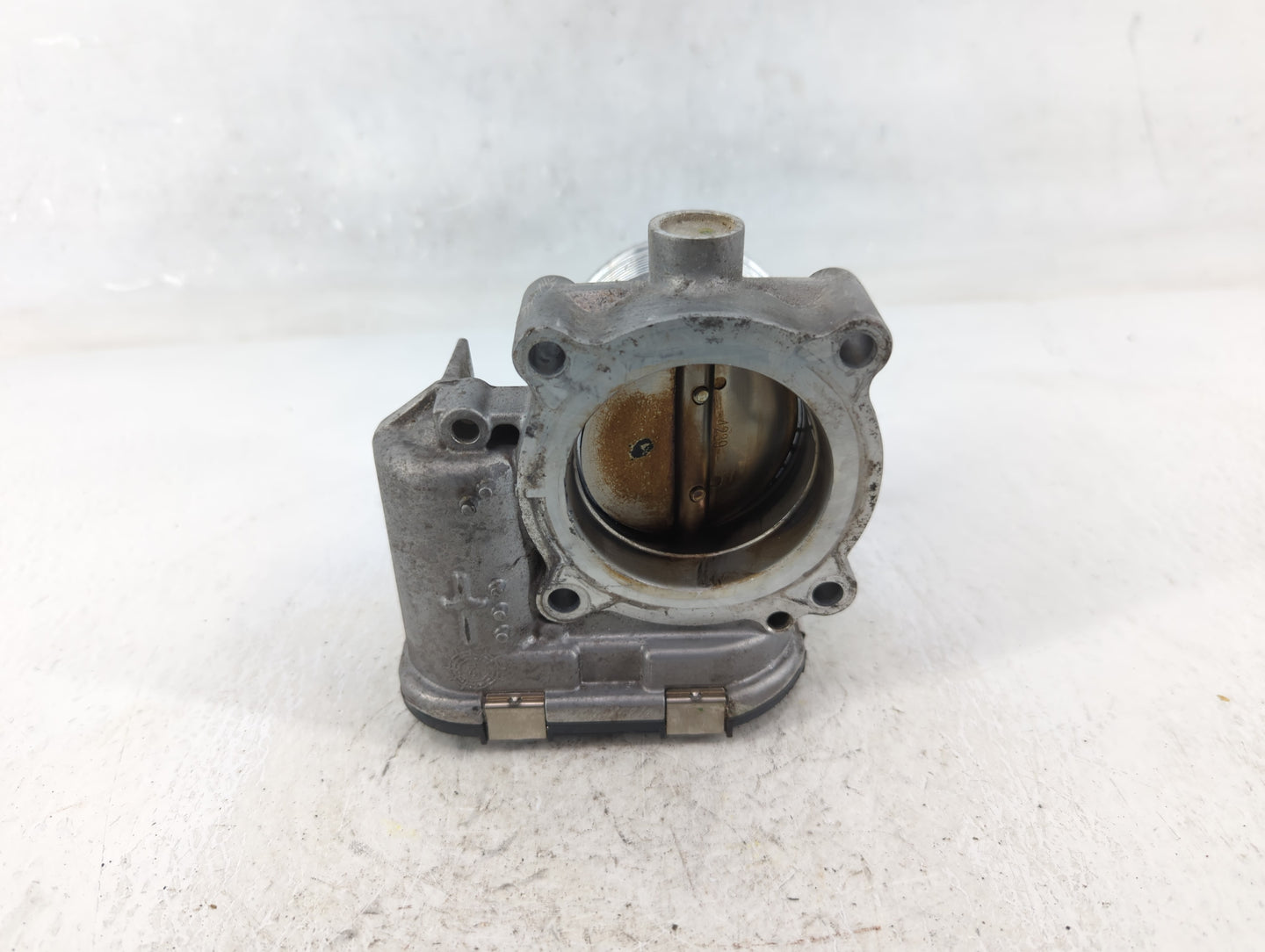 2014-2017 Volkswagen Passat Throttle Body P/N:06K 133 062 E Fits Fits 2014 2015 2016 2017 OEM Used Auto Parts - Oemusedautop