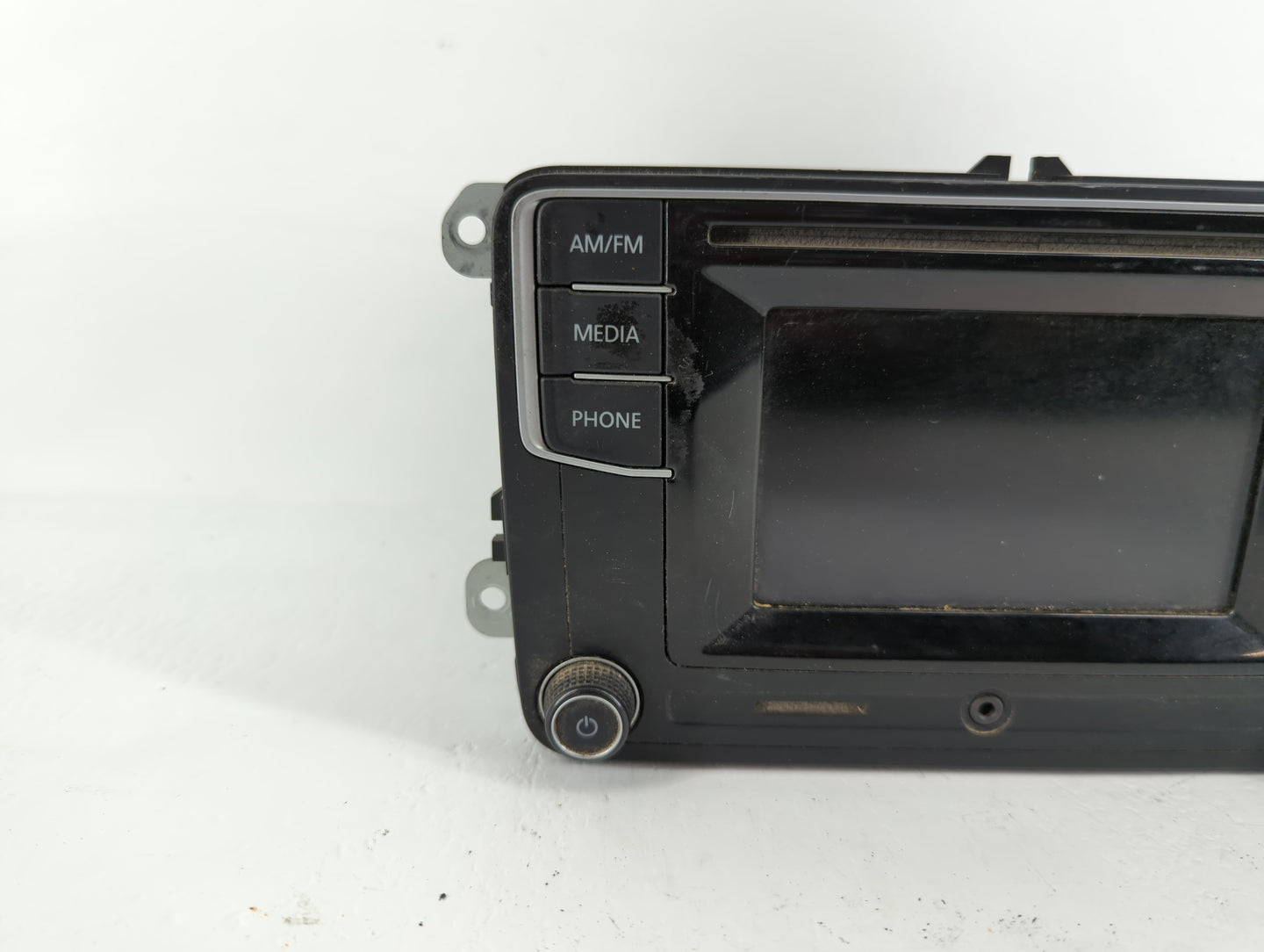 2016 Volkswagen Passat Radio AM FM Cd Player Receiver Replacement P/N:561 035 150 Fits Fits 2013 2014 2015 2017 OEM Used Aut