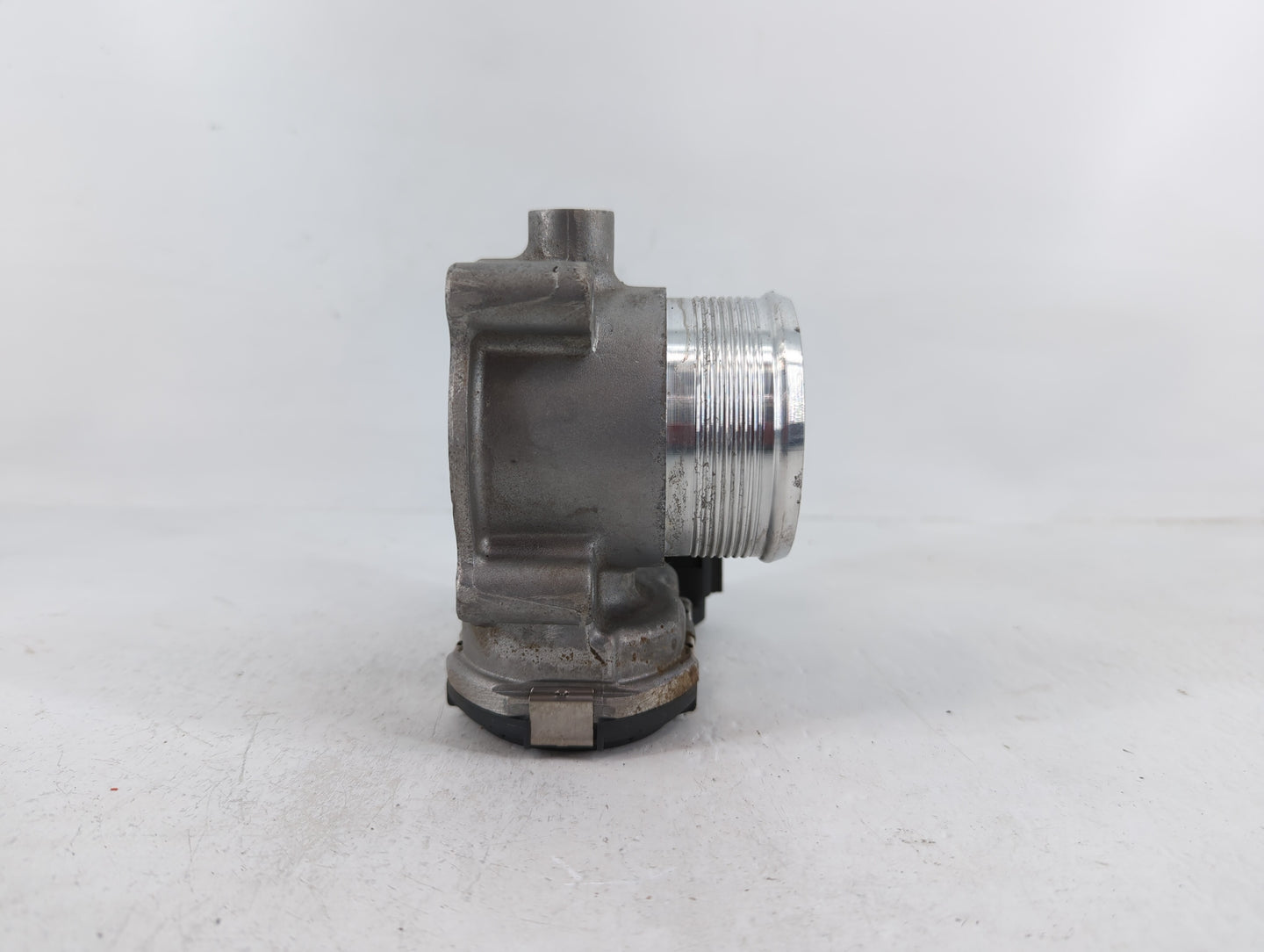 2014-2017 Volkswagen Passat Throttle Body P/N:0 280 750 590 06K 133 062E Fits Fits 2014 2015 2016 2017 OEM Used Auto Parts -