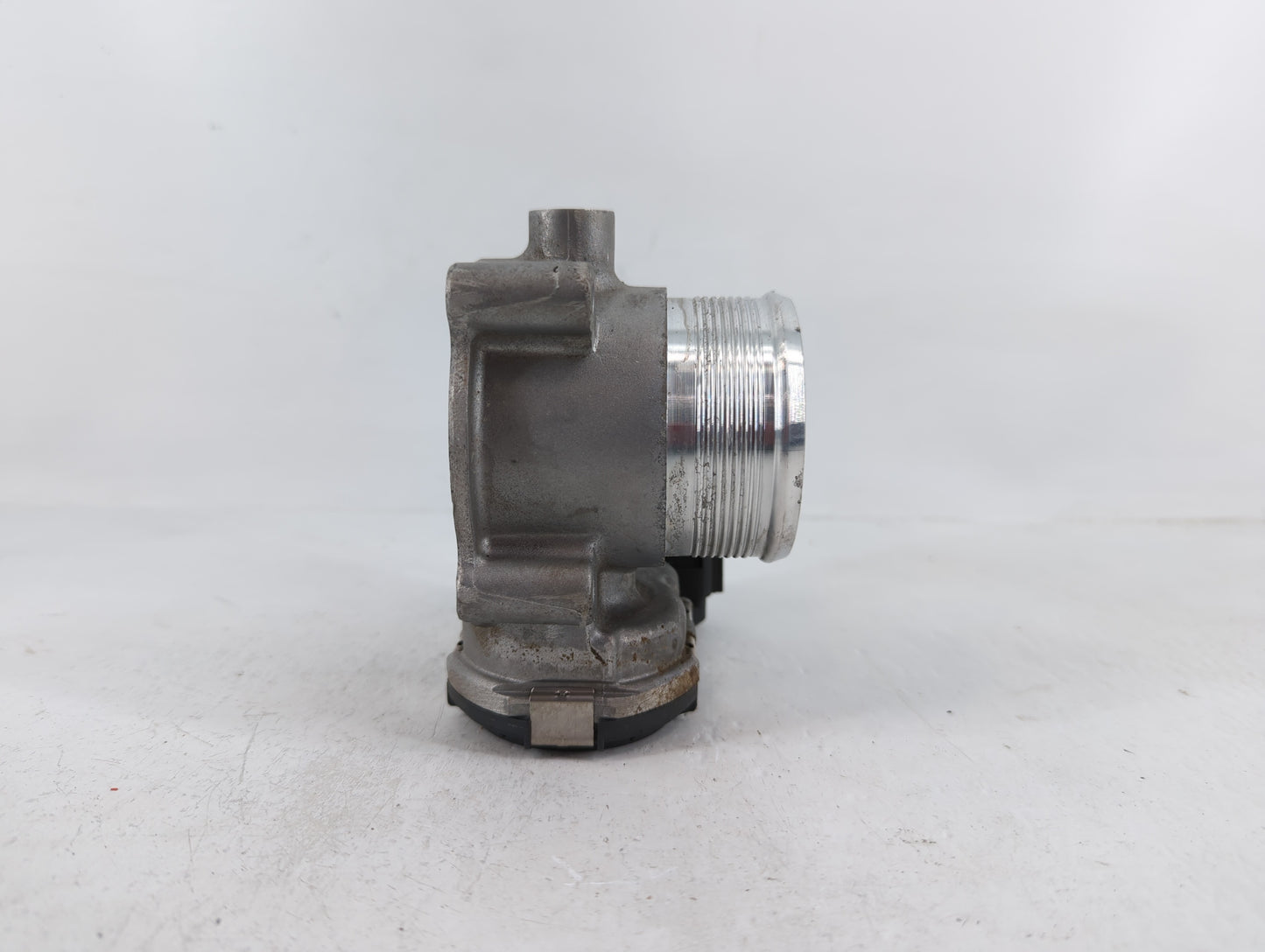 2014-2017 Volkswagen Passat Throttle Body P/N:0 280 750 590 06K 133 062E Fits Fits 2014 2015 2016 2017 OEM Used Auto Parts -