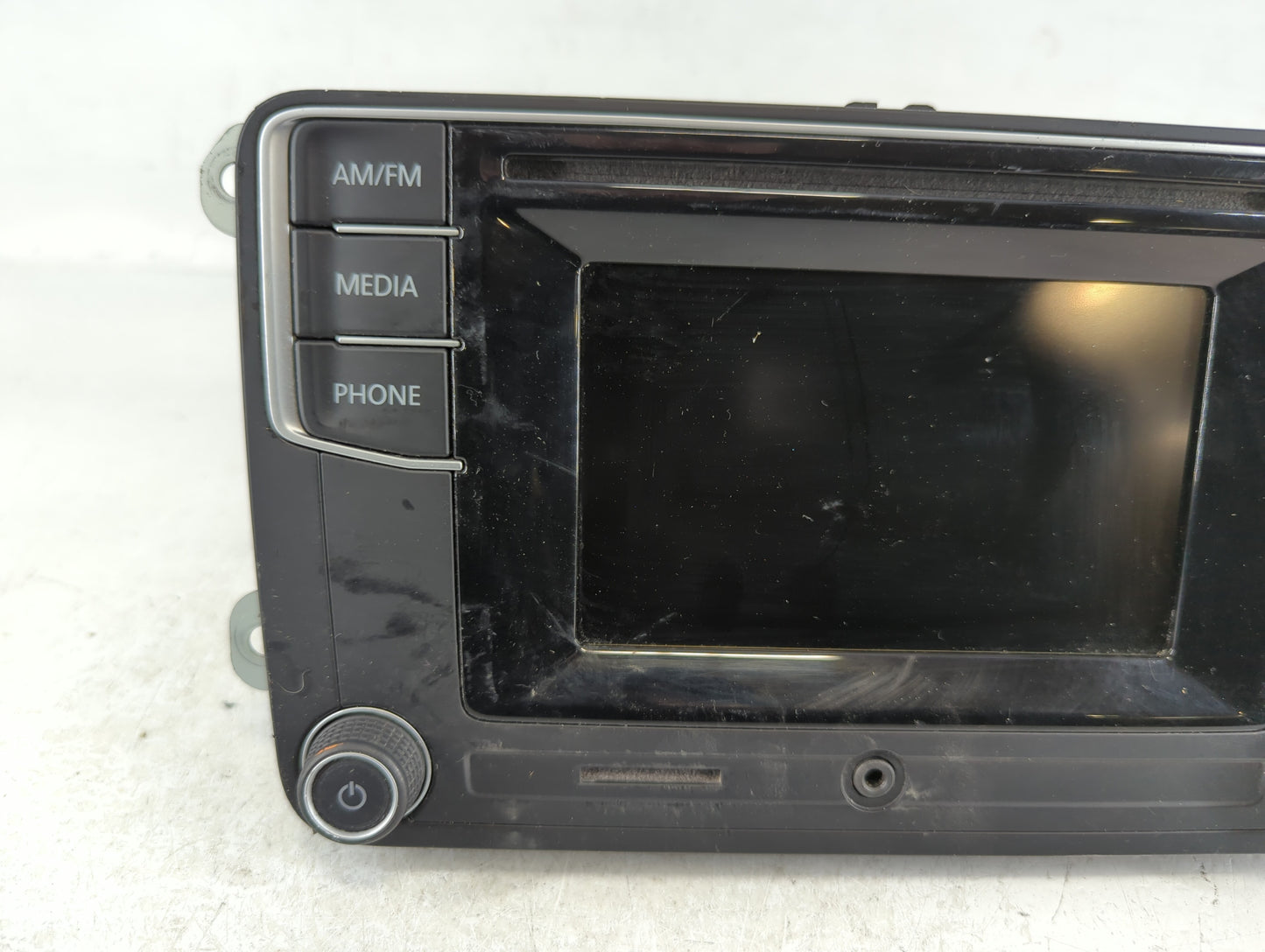 2016 Volkswagen Passat Am Fm Cd Player Radio Receiver - Oemusedautoparts1.com