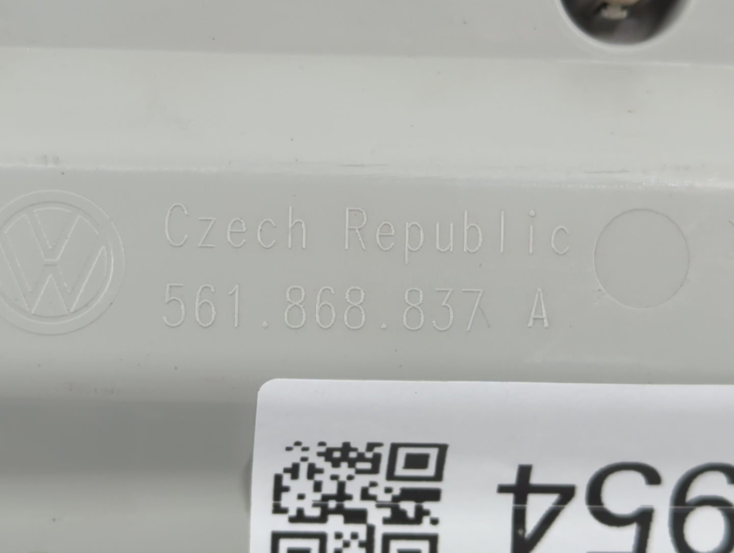 2016-2020 Volkswagen Passat Overhead Roof Console 747954 - Oemusedautoparts1.com