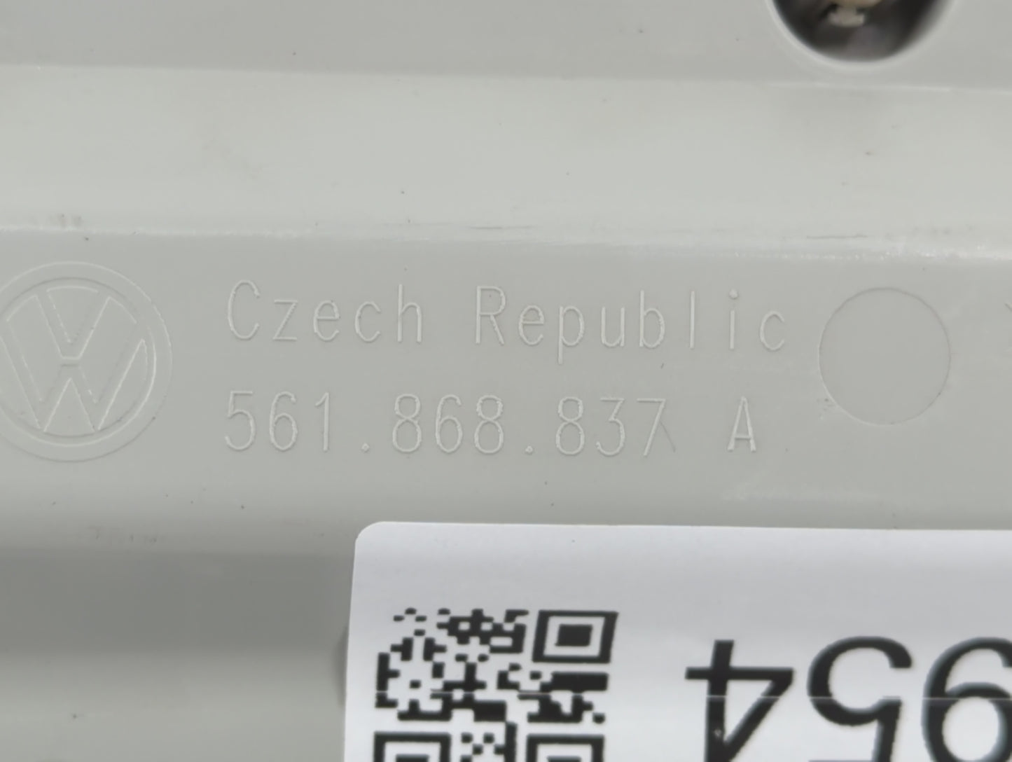 2016-2020 Volkswagen Passat Overhead Roof Console 747954 - Oemusedautoparts1.com