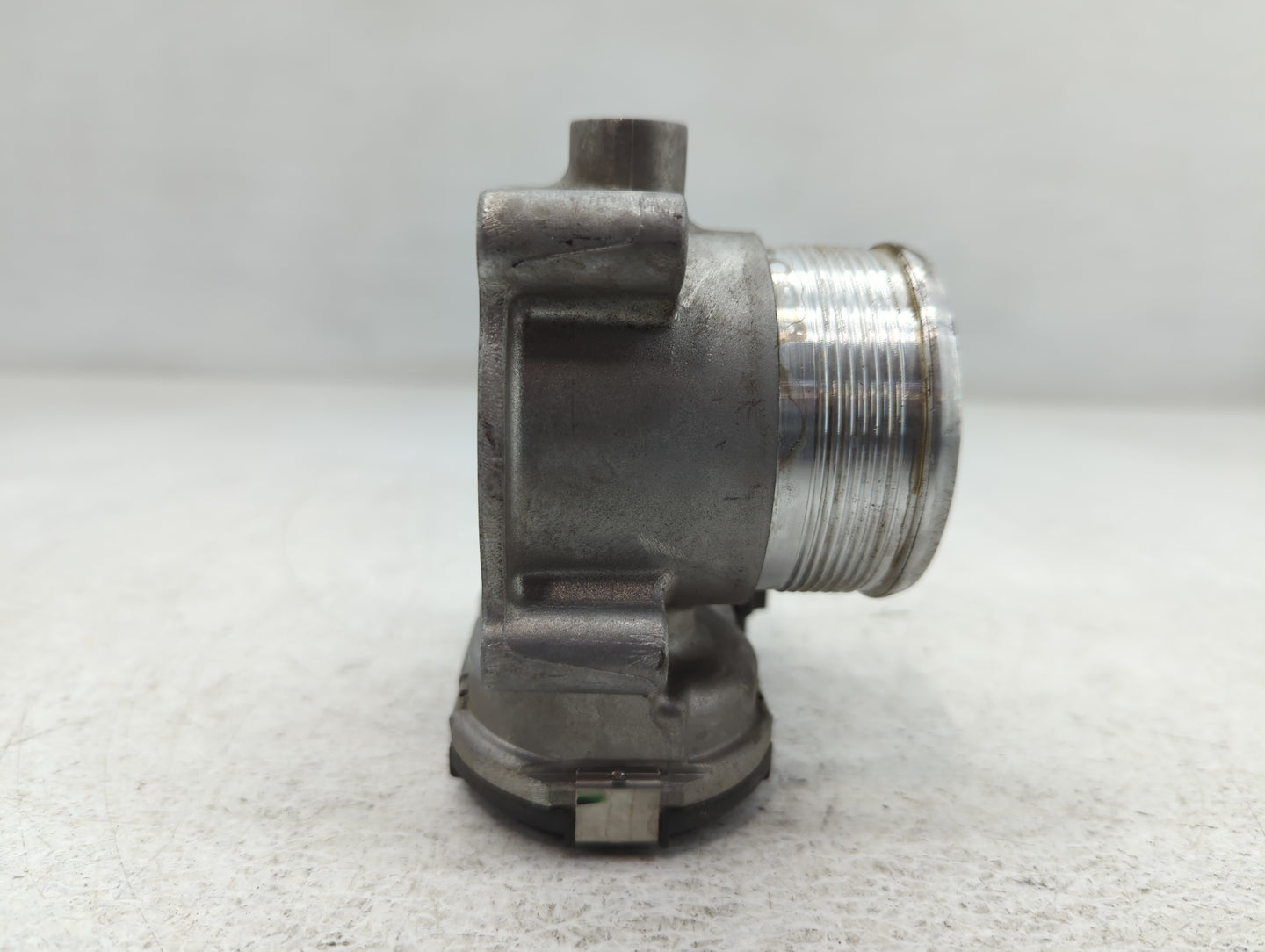 2014-2017 Volkswagen Passat Throttle Body P/N:06K 133 062 E Fits Fits 2014 2015 2016 2017 OEM Used Auto Parts - Oemusedautop