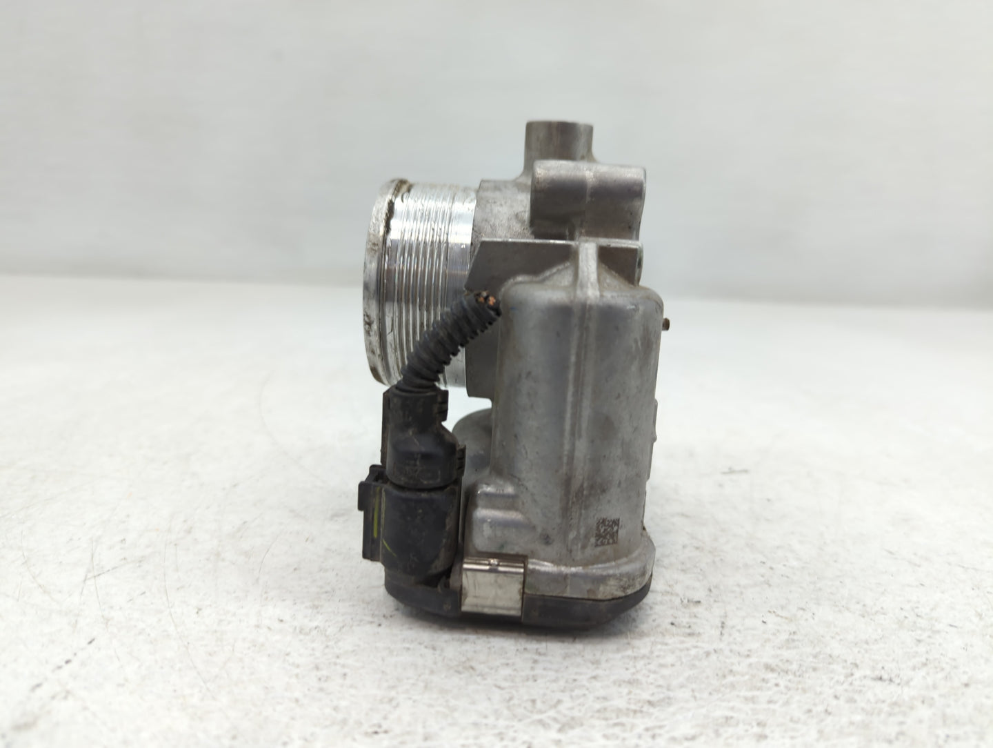 2014-2017 Volkswagen Passat Throttle Body P/N:06K 133 062 E Fits Fits 2014 2015 2016 2017 OEM Used Auto Parts - Oemusedautop