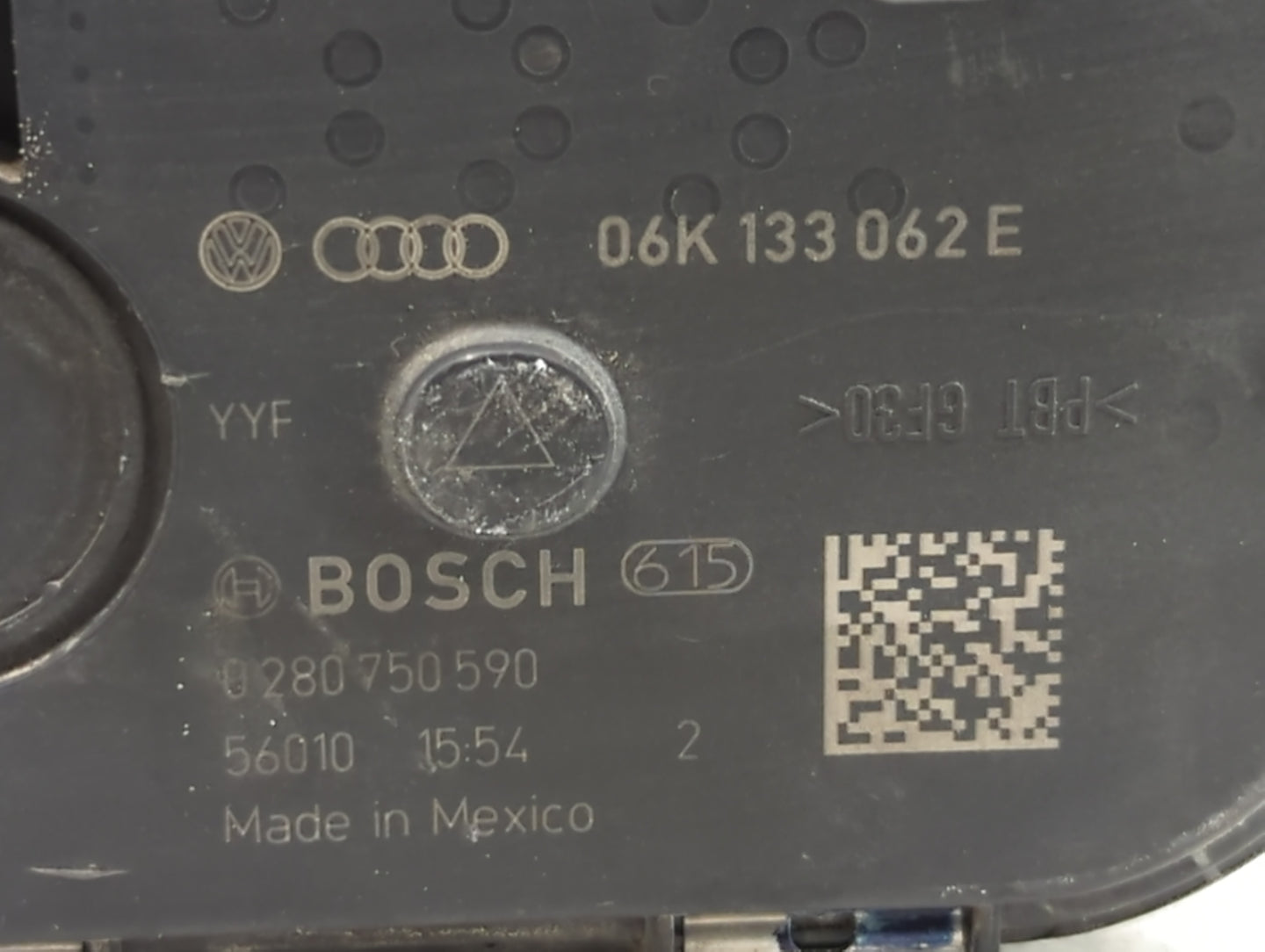 2014-2017 Volkswagen Passat Throttle Body P/N:06K 133 062 E Fits Fits 2014 2015 2016 2017 OEM Used Auto Parts - Oemusedautop