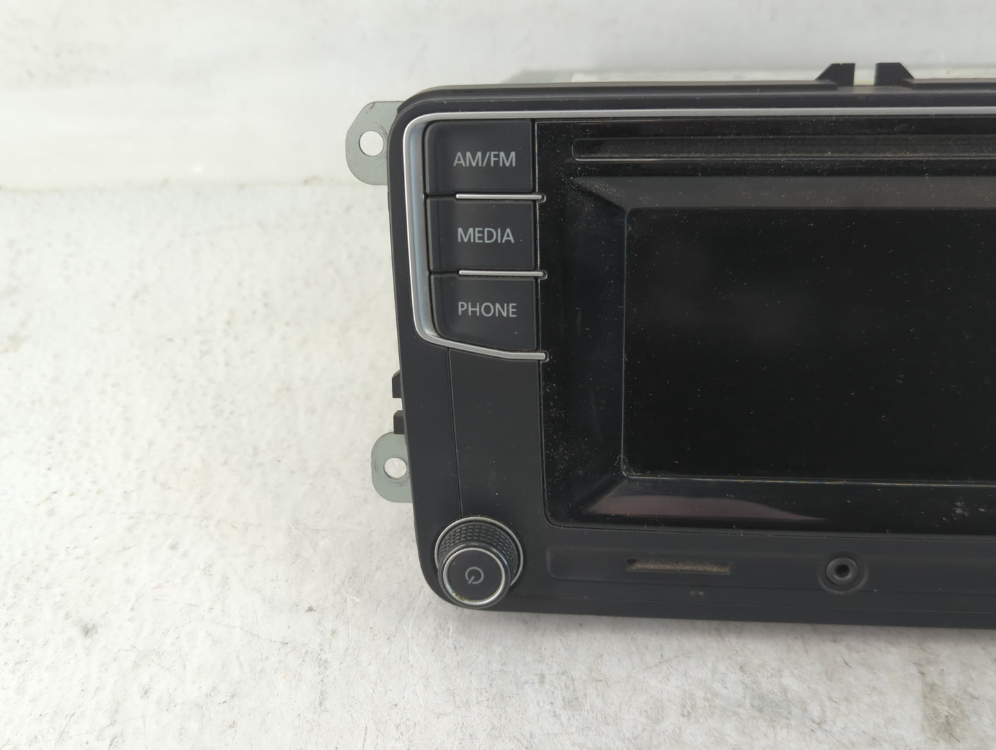 2016 Volkswagen Passat Radio AM FM Cd Player Receiver Replacement P/N:561 035 150 Fits Fits 2013 2014 2015 2017 OEM Used Aut