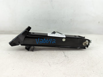 2016 Volkswagen Tiguan Spare Scissor Car Jack - Oemusedautoparts1.com