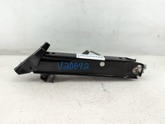 compare product 2016 Volkswagen Tiguan Spare Scissor Car Jack