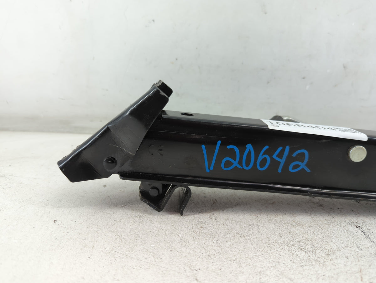 2016 Volkswagen Tiguan Spare Scissor Car Jack - Oemusedautoparts1.com